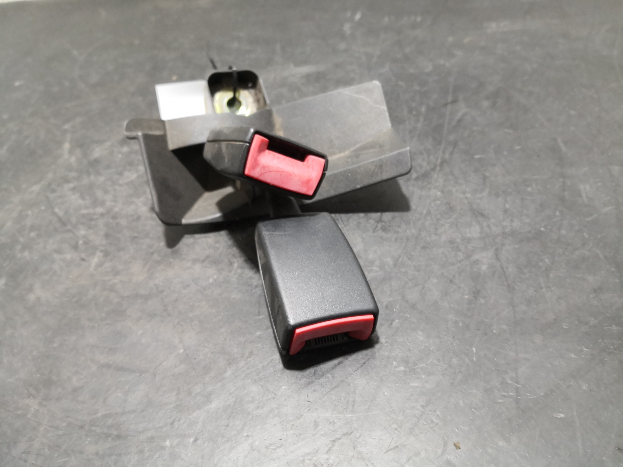 Engate Cinto Trás Dto AUDI A4 (8E2, B6) | 00 - 05 Imagem-1