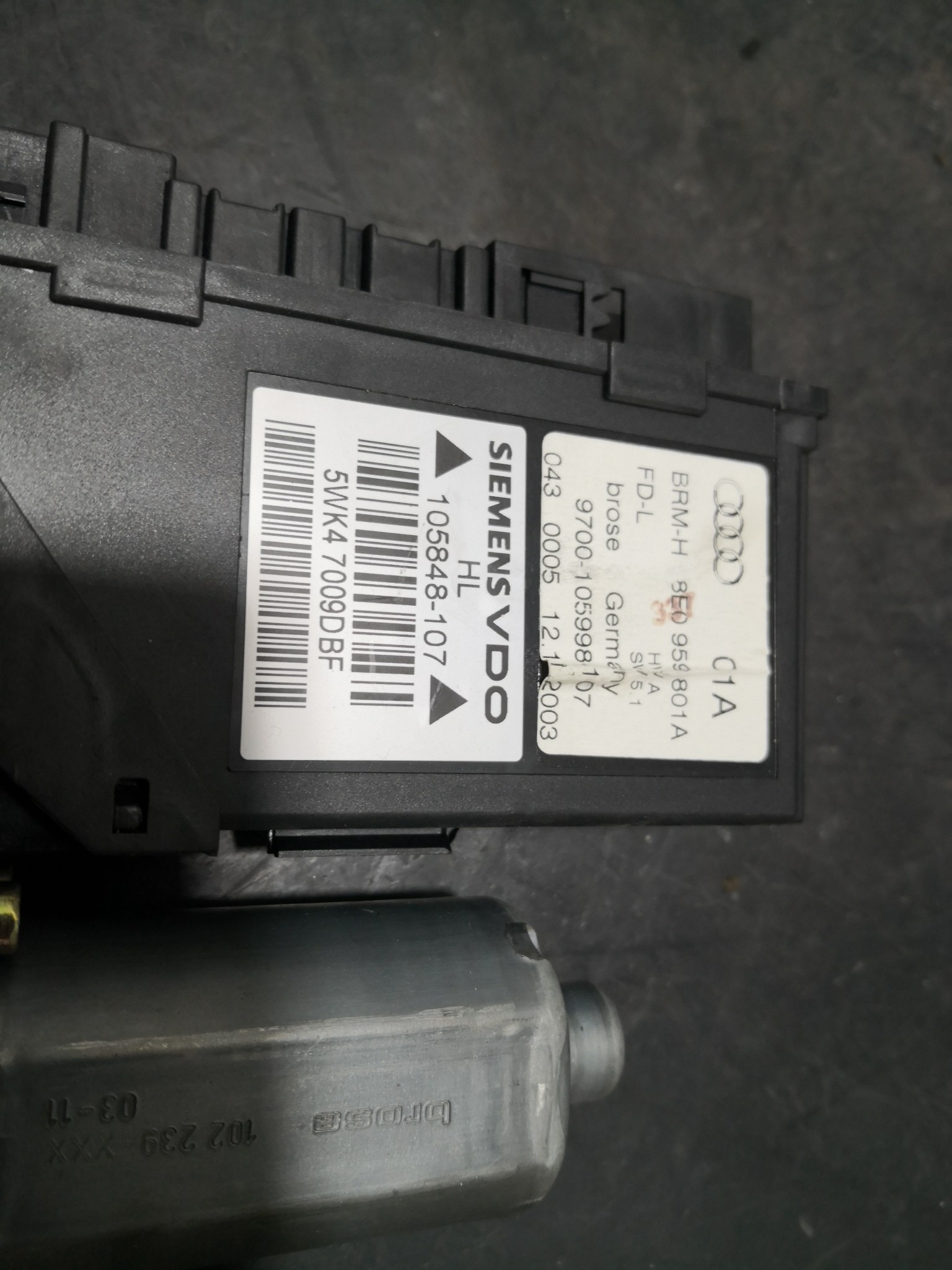 Motor elevador trás esq. AUDI A4 (8E2, B6) | 00 - 05 Imagem-1