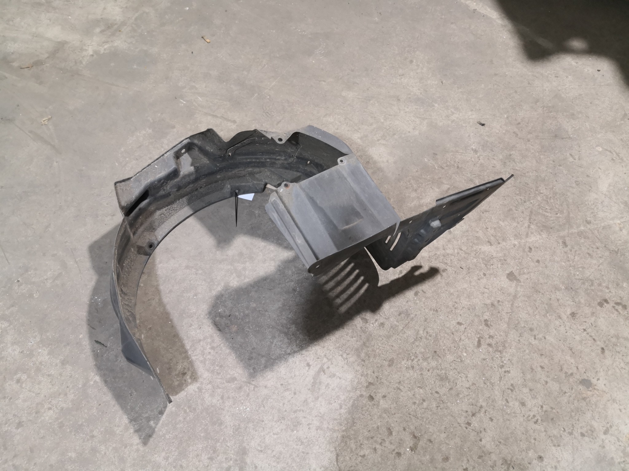 Cave de Roda Esq MITSUBISHI - ID S_92206