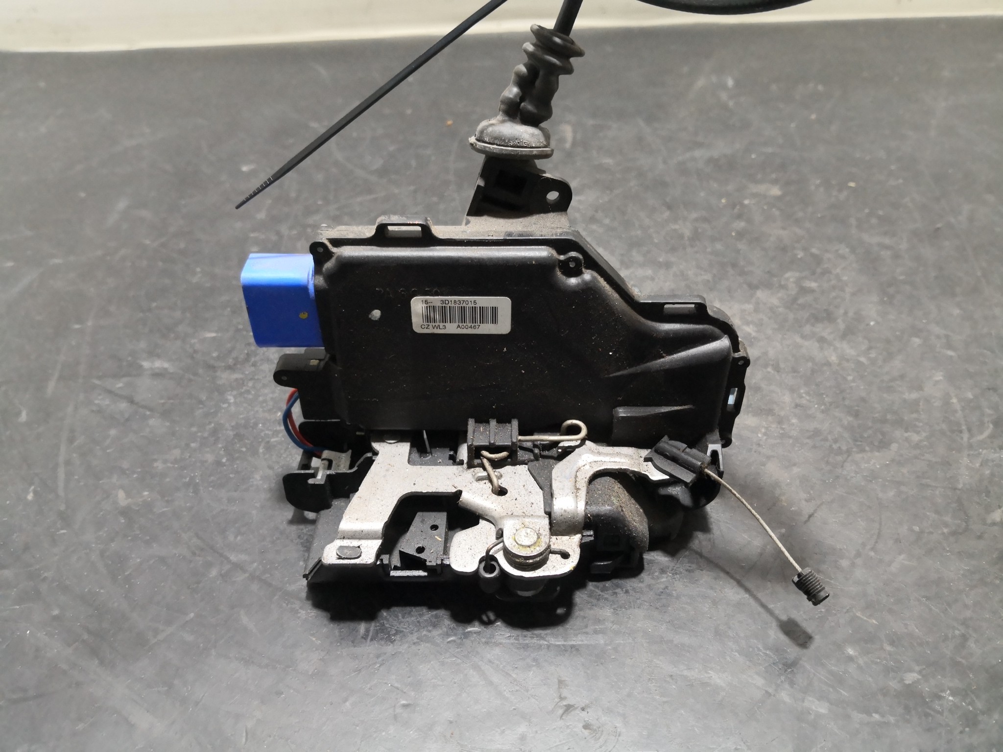 Fecho da Porta Frente Esq SKODA - ID S_92248