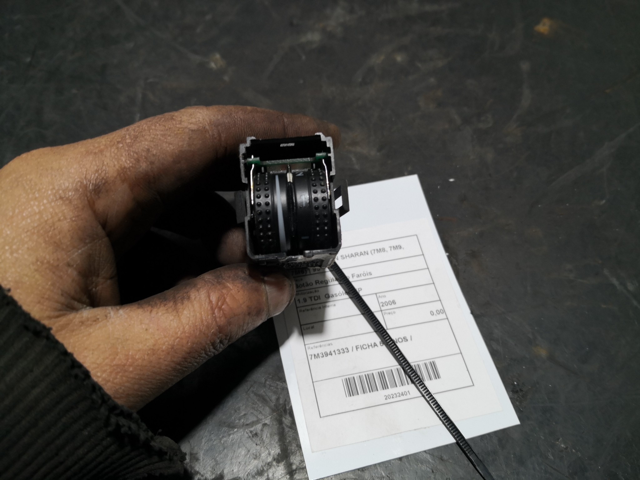 Botão Regulação Faróis VOLKSWAGEN - ID S_92400