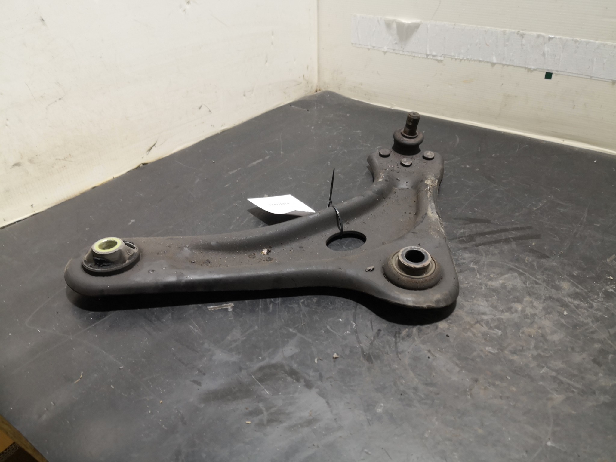 Braço Suspensão Frente Esq PEUGEOT 208 I (CA_, CC_) | 12 -  Imagem-1