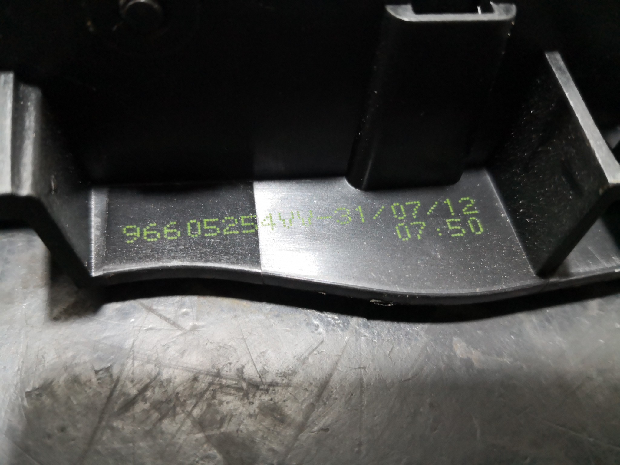 Puxador Interior Frt Esq PEUGEOT 208 I (CA_, CC_) | 12 -  Imagem-2