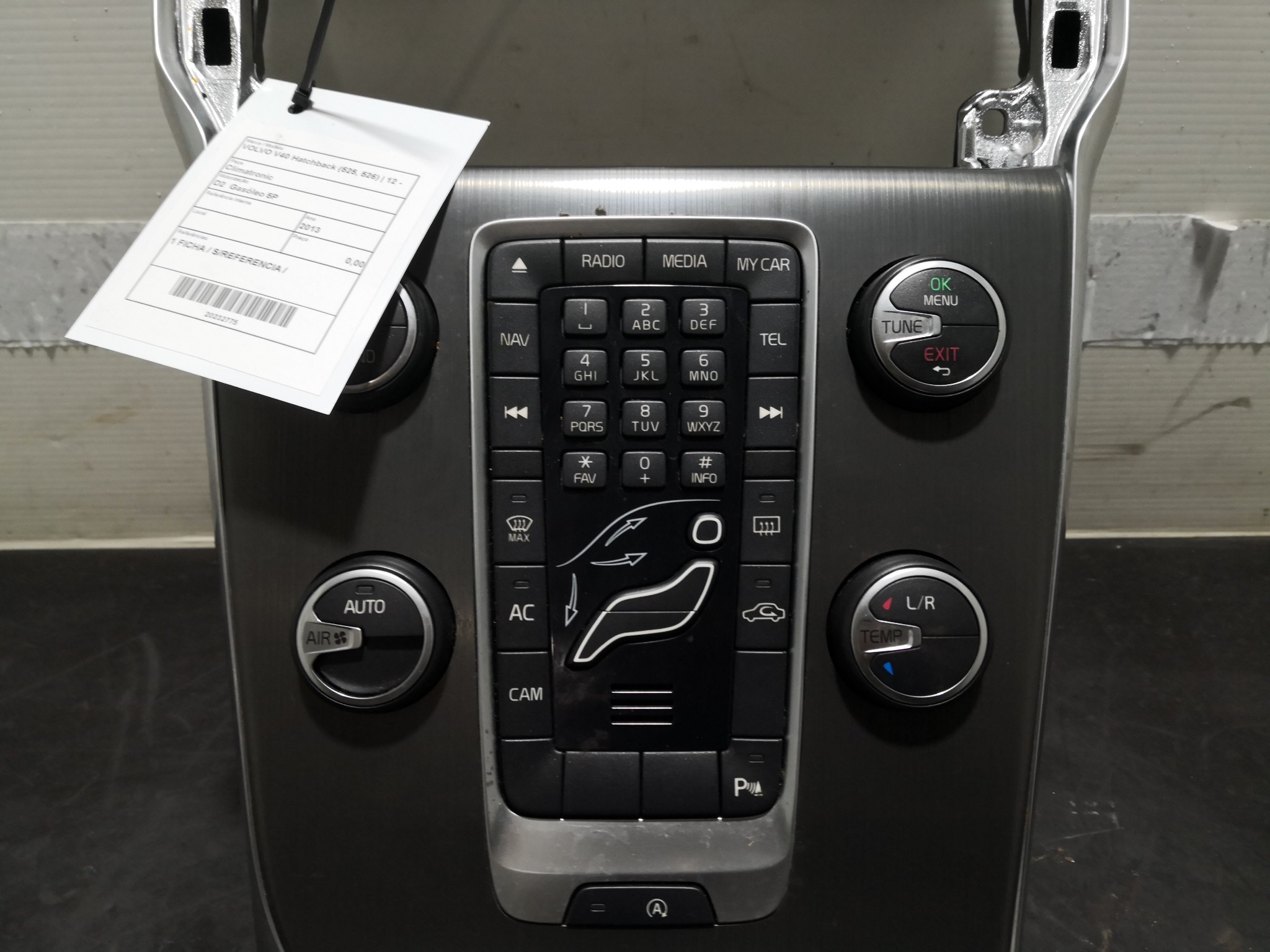 Climatronic VOLVO V40 Hatchback (525, 526) | 12 -  Imagem-1