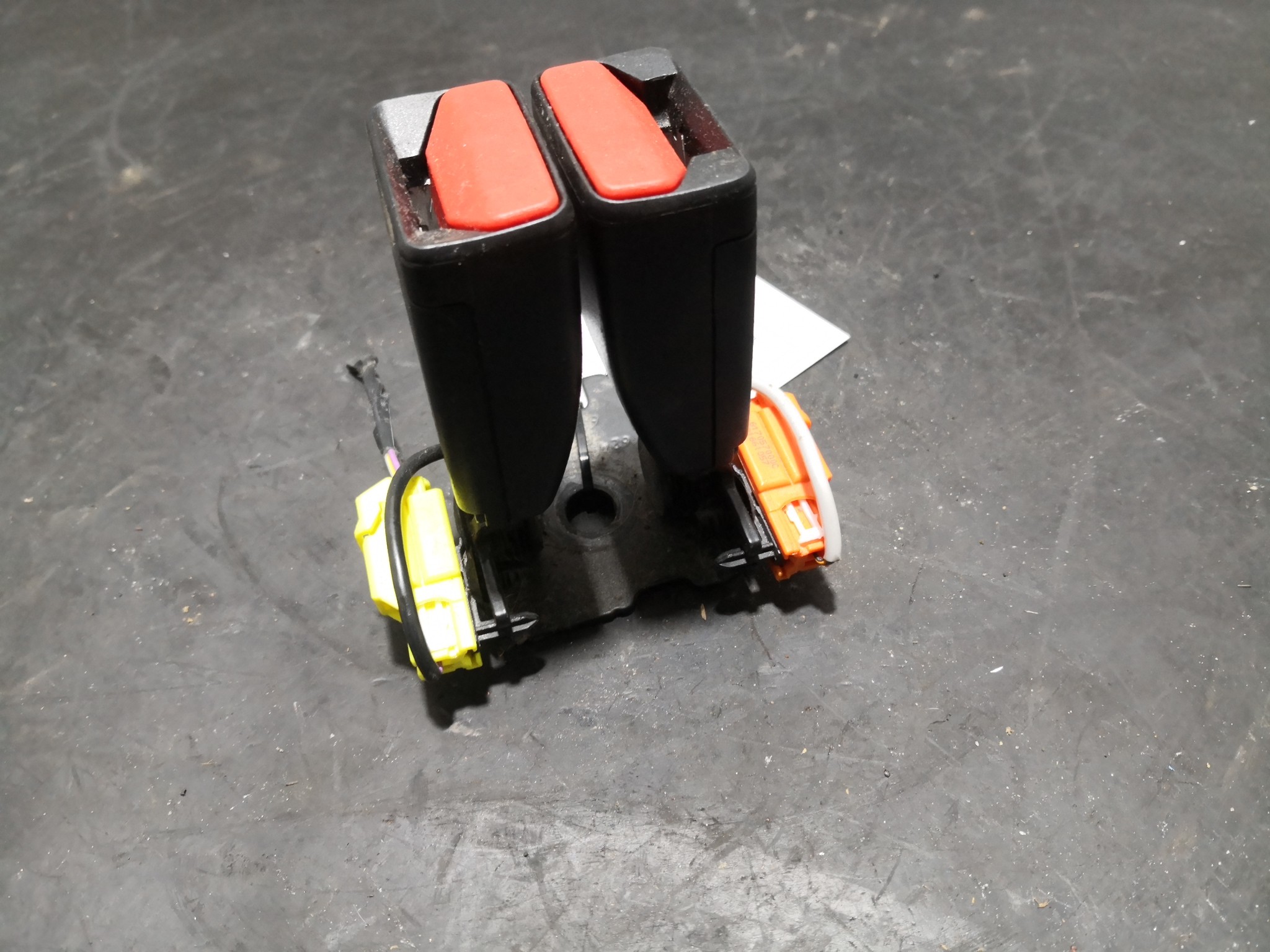 Engate Cinto Trás Dto VOLVO V40 Hatchback (525, 526) | 12 -  Imagem-2