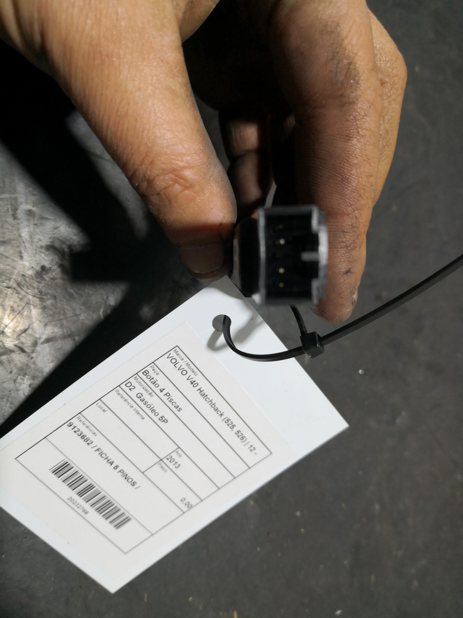 Botão 4 Piscas VOLVO V40 Hatchback (525, 526) | 12 -  Imagem-2