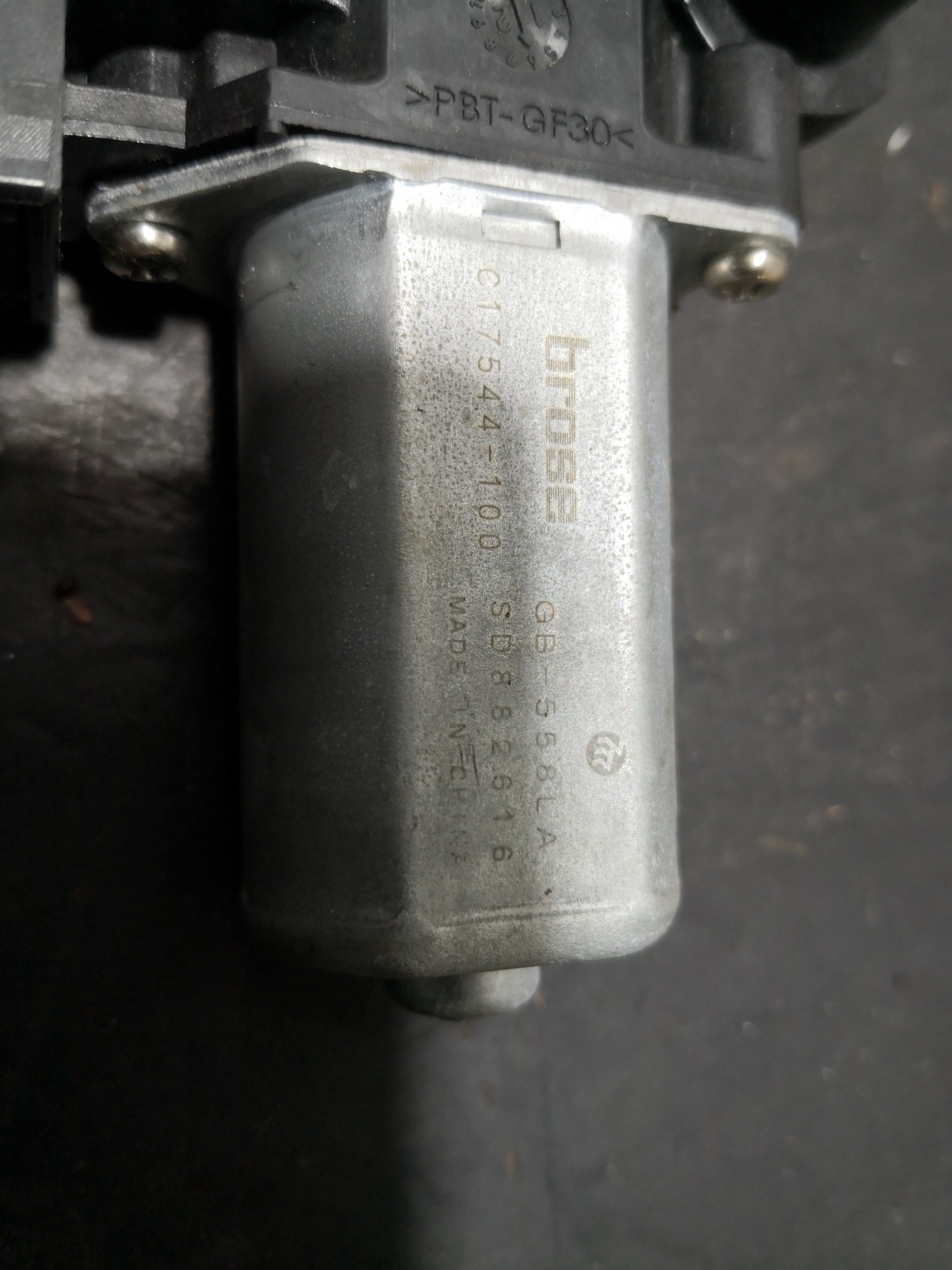 Motor elevador trás esq. VOLVO V40 Hatchback (525, 526) | 12 -  Imagem-1