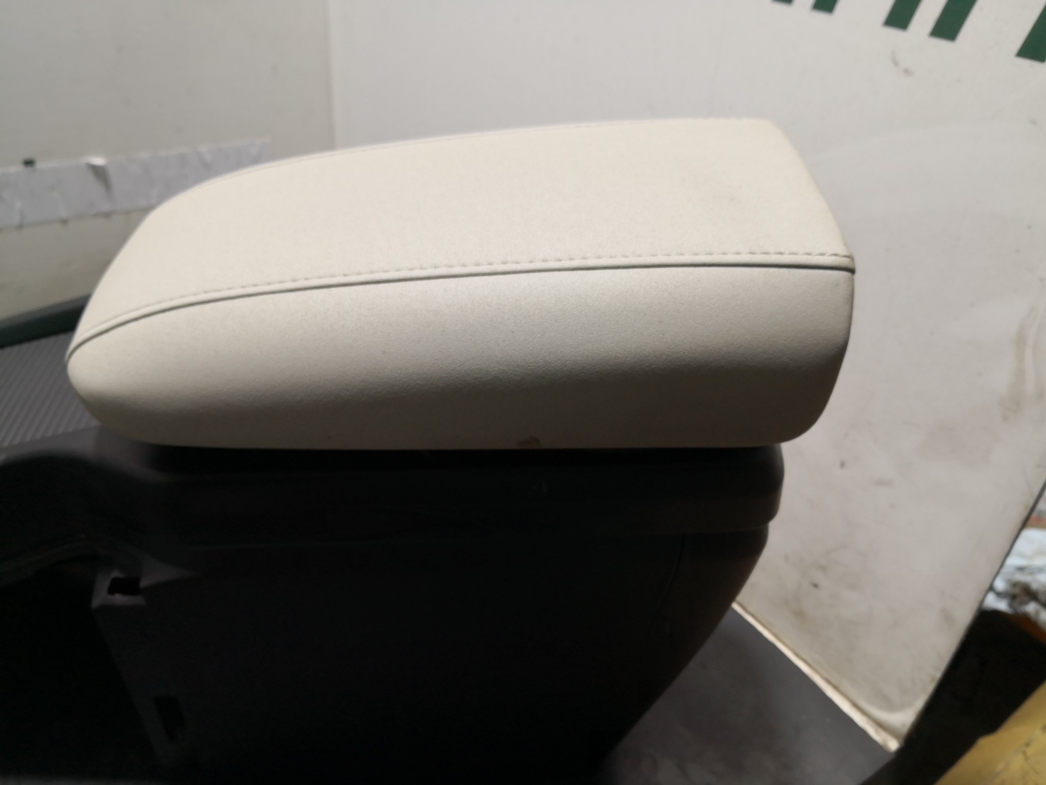 Apoio de Braço VOLVO V40 Hatchback (525, 526) | 12 -  Imagem-2