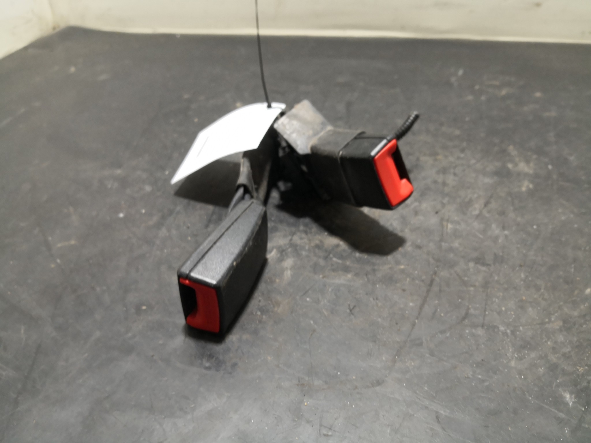 Engate Cinto Trás Dto TOYOTA AVENSIS três volumes (_T27_) | 08 - 18 Imagem-1