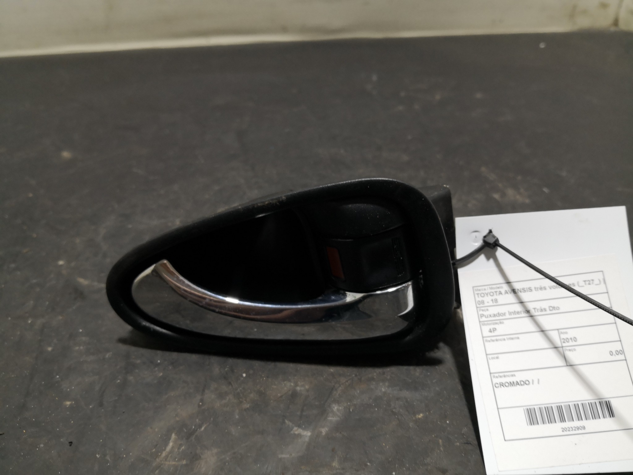 Puxador Interior Trás Dto TOYOTA AVENSIS três volumes (_T27_) | 08 - 18 Imagem-1