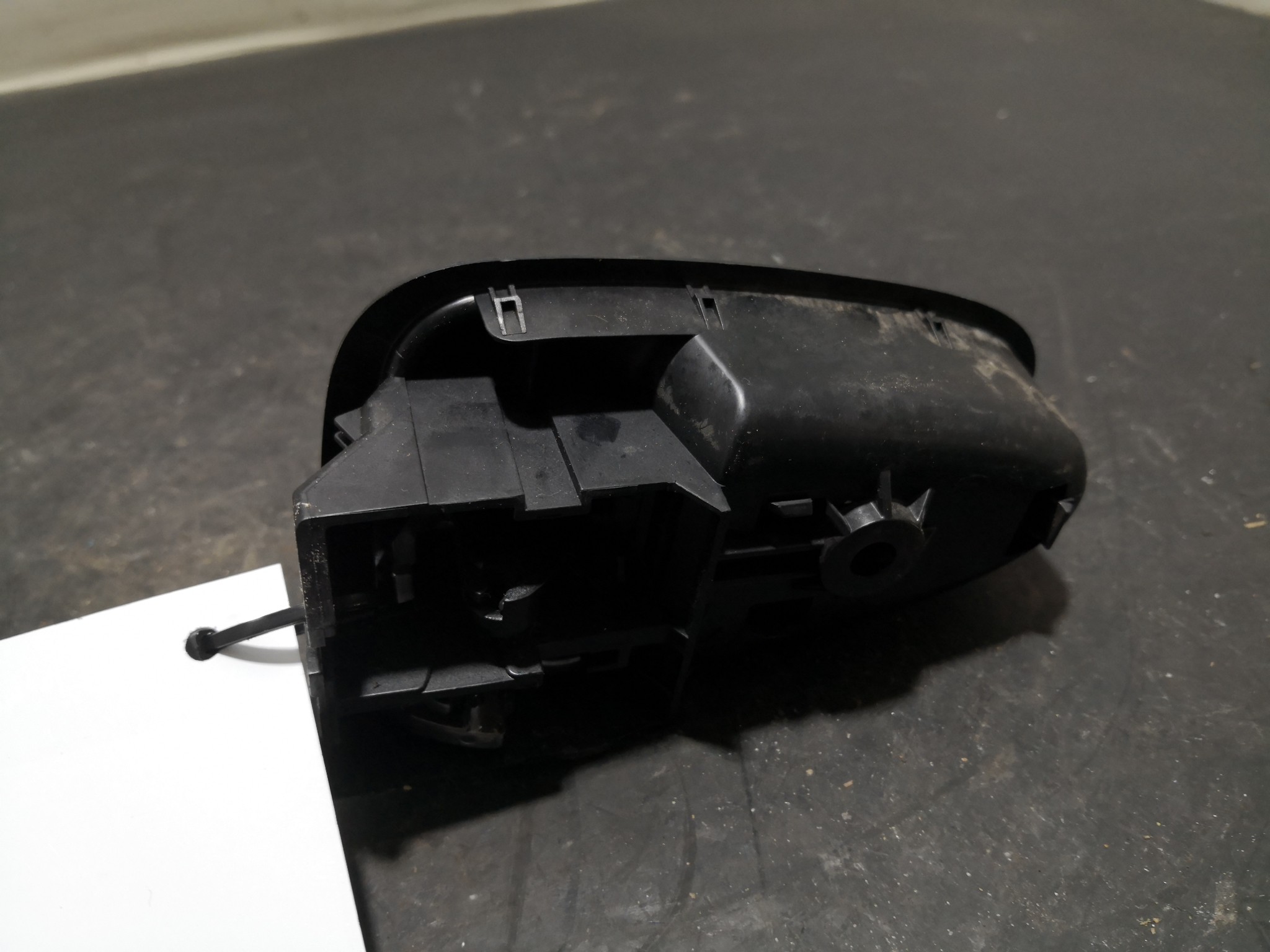 Puxador Interior Trás Dto TOYOTA AVENSIS três volumes (_T27_) | 08 - 18 Imagem-2