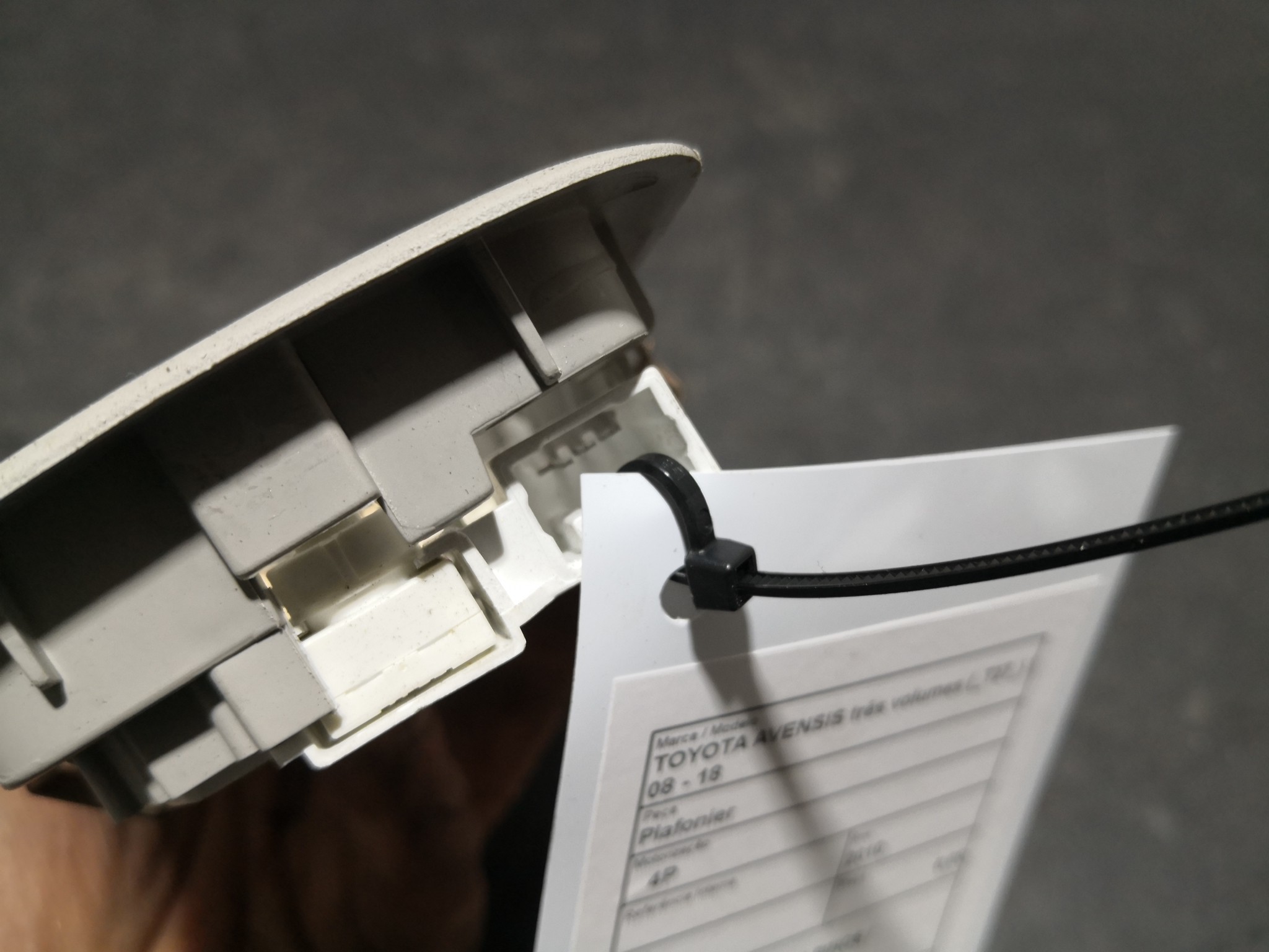 Plafonier  TOYOTA AVENSIS três volumes (_T27_) | 08 - 18 Imagem-3