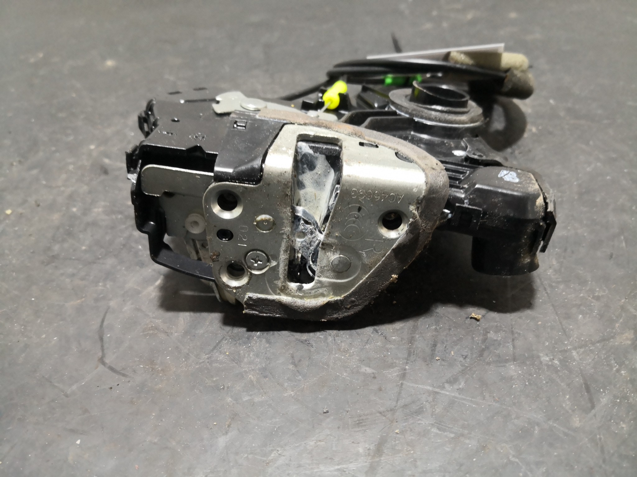 Fecho da Porta Frente Dto TOYOTA AVENSIS três volumes (_T27_) | 08 - 18 Imagem-3