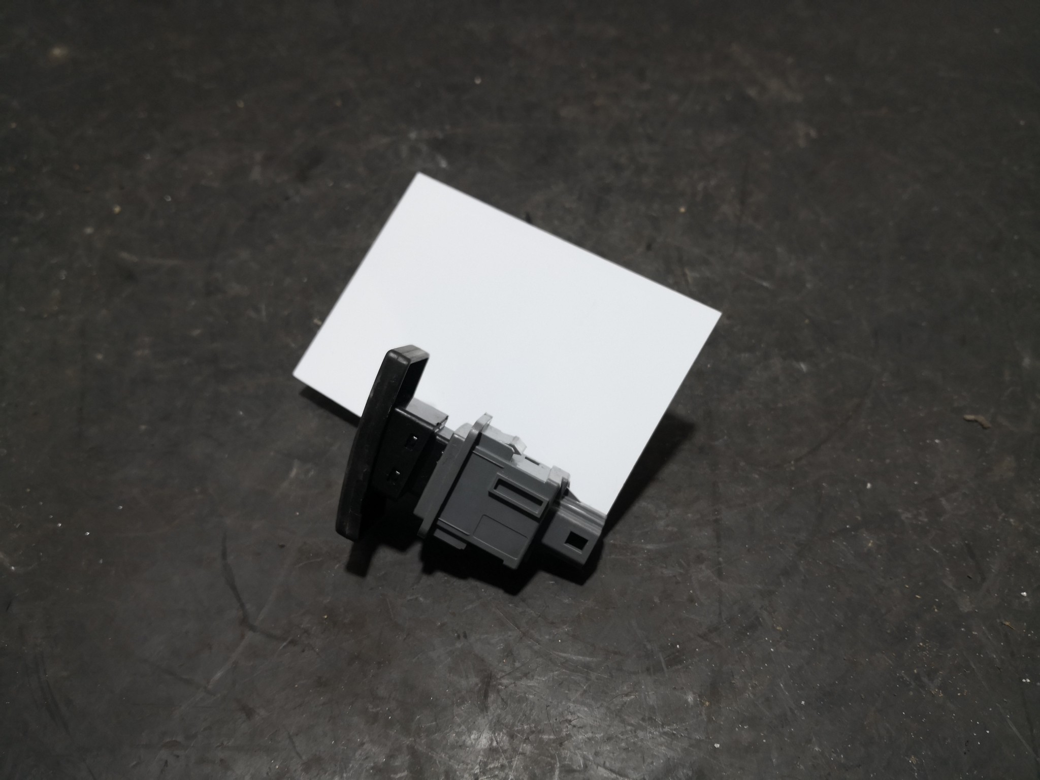 Botão 4 Piscas TOYOTA AVENSIS três volumes (_T27_) | 08 - 18 Imagem-3