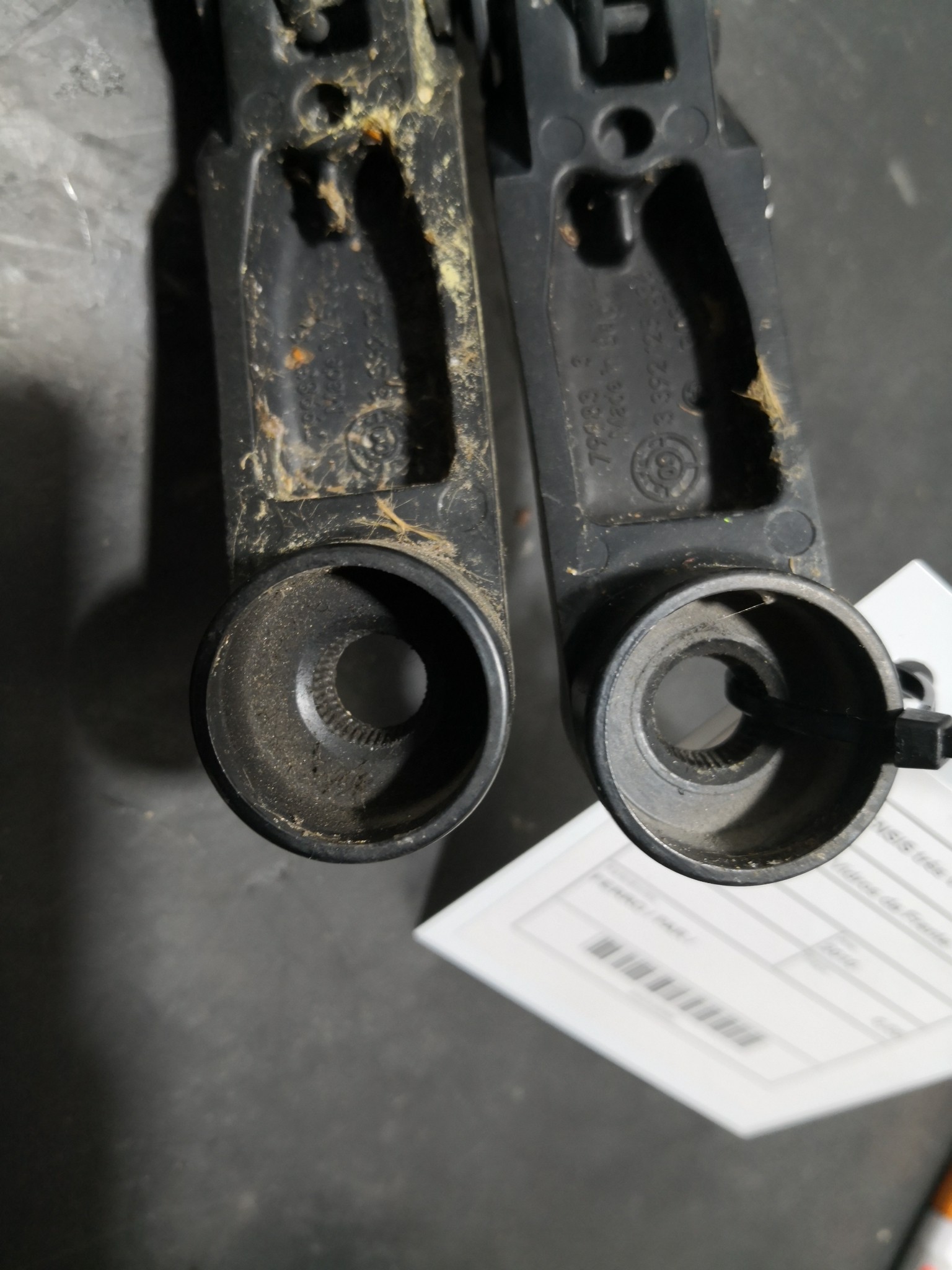 Hastes Limpa Vidros da Frente TOYOTA AVENSIS três volumes (_T27_) | 08 - 18 Imagem-2