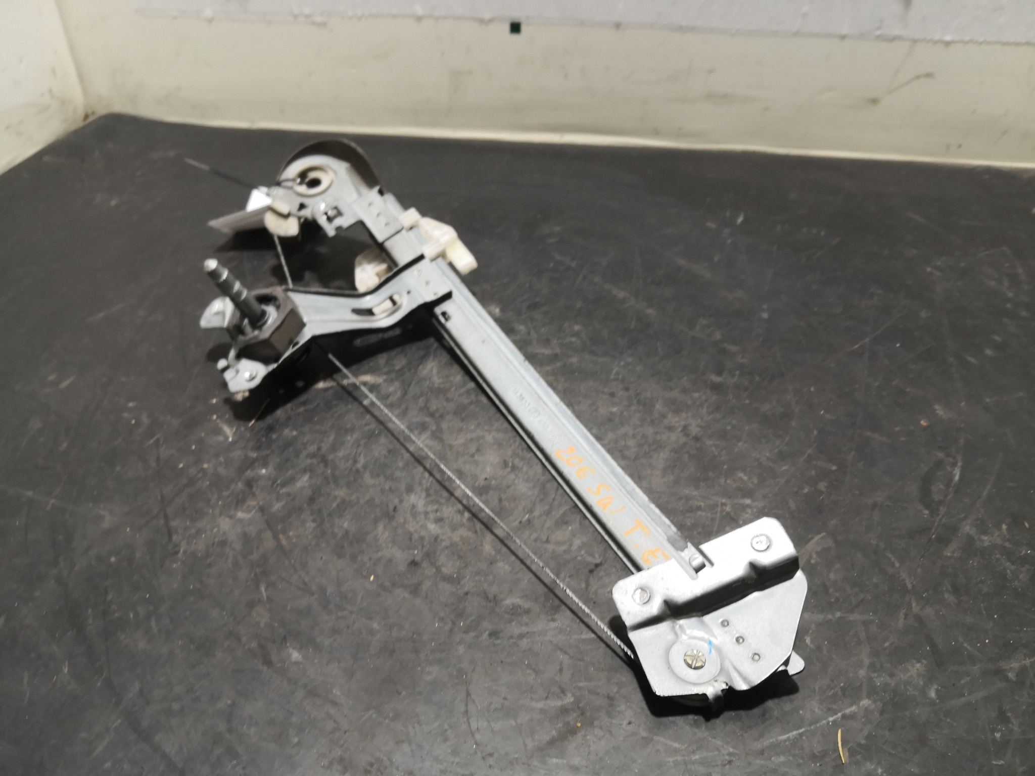 Elevador Trás Esq PEUGEOT 206 SW (2E/K) | 02 -  Imagem-2