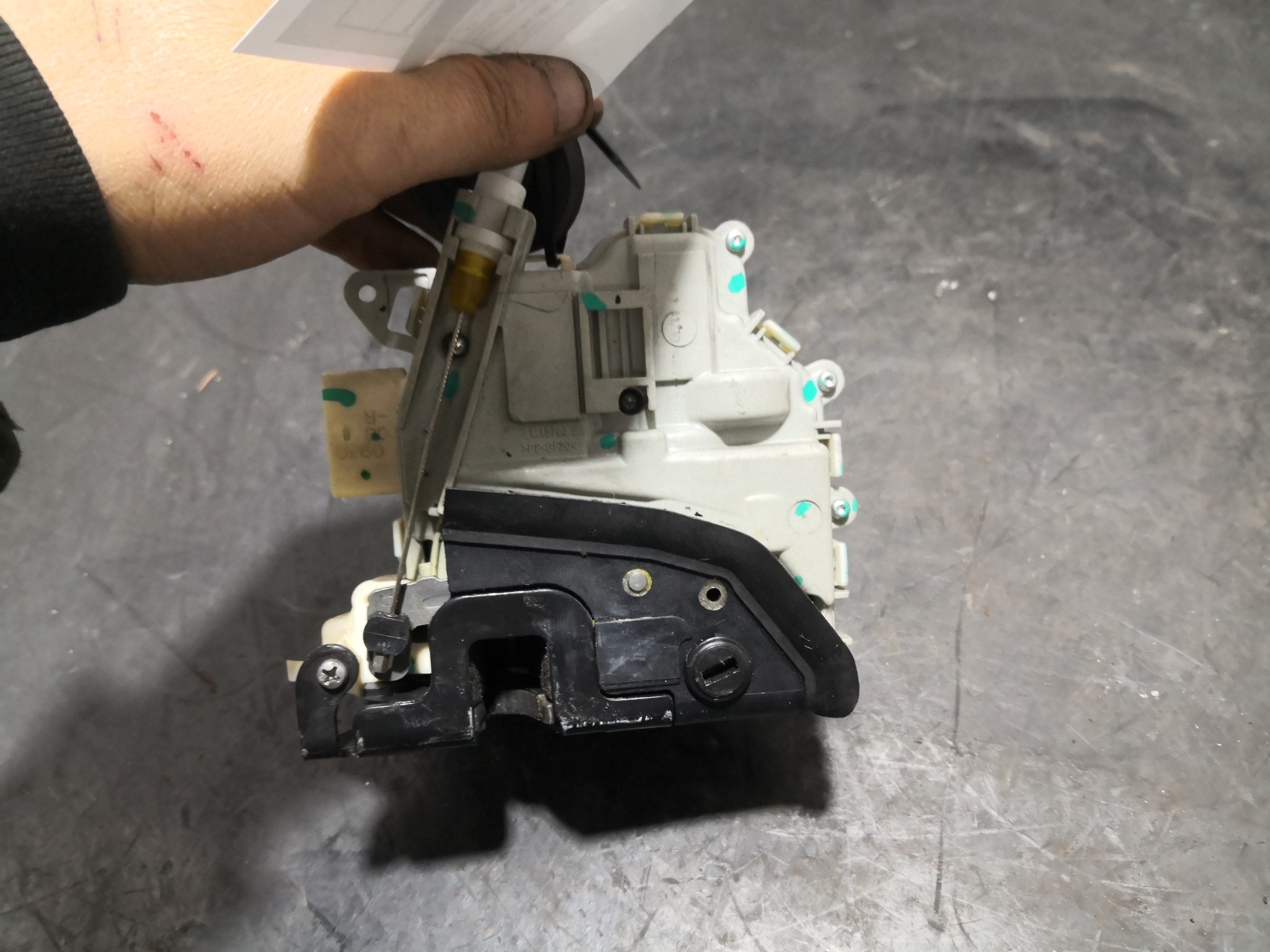 Fecho da Porta Trás Dto AUDI A4 (8K2, B8) | 07 - 15 Imagem-3