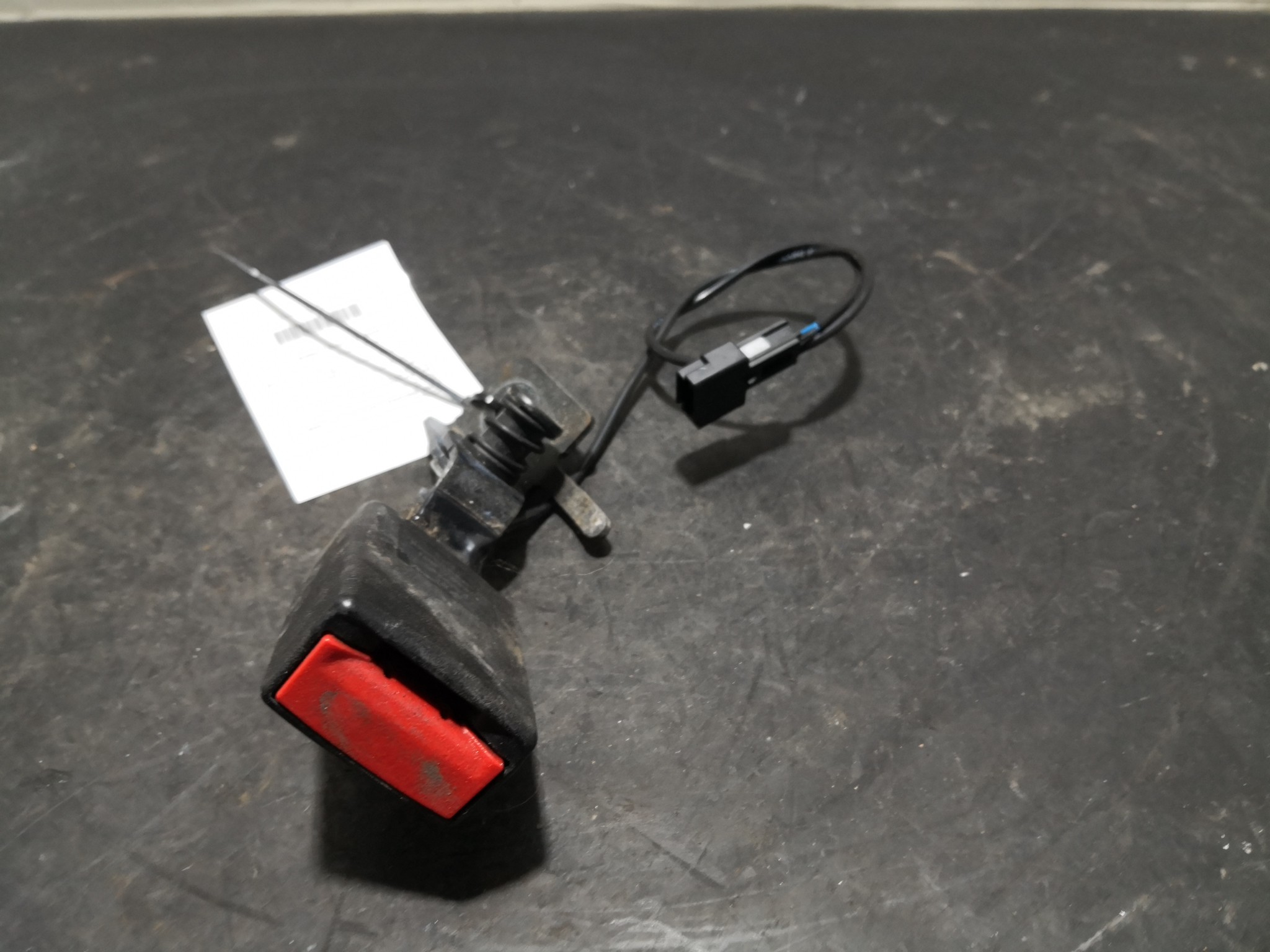 Engate Cinto Trás Esq OPEL INSIGNIA A Sports Tourer (G09) | 08 - 17 Imagem-1