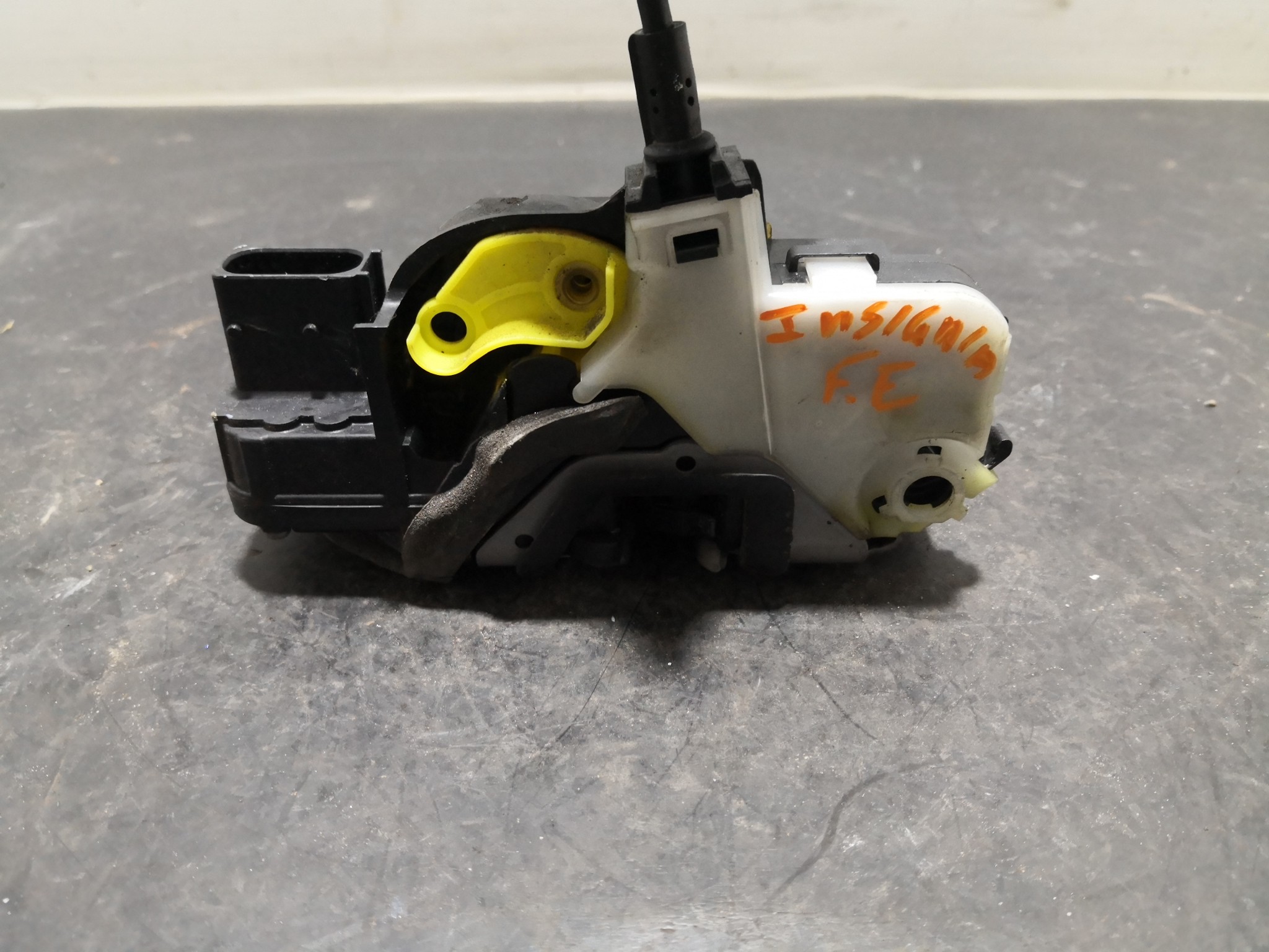 Fecho da Porta Frente Esq OPEL INSIGNIA A Sports Tourer (G09) | 08 - 17 Imagem-1