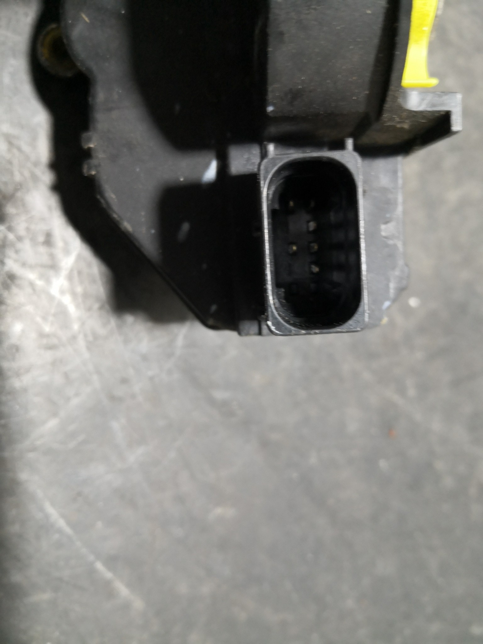 Fecho da Porta Frente Esq OPEL INSIGNIA A Sports Tourer (G09) | 08 - 17 Imagem-3