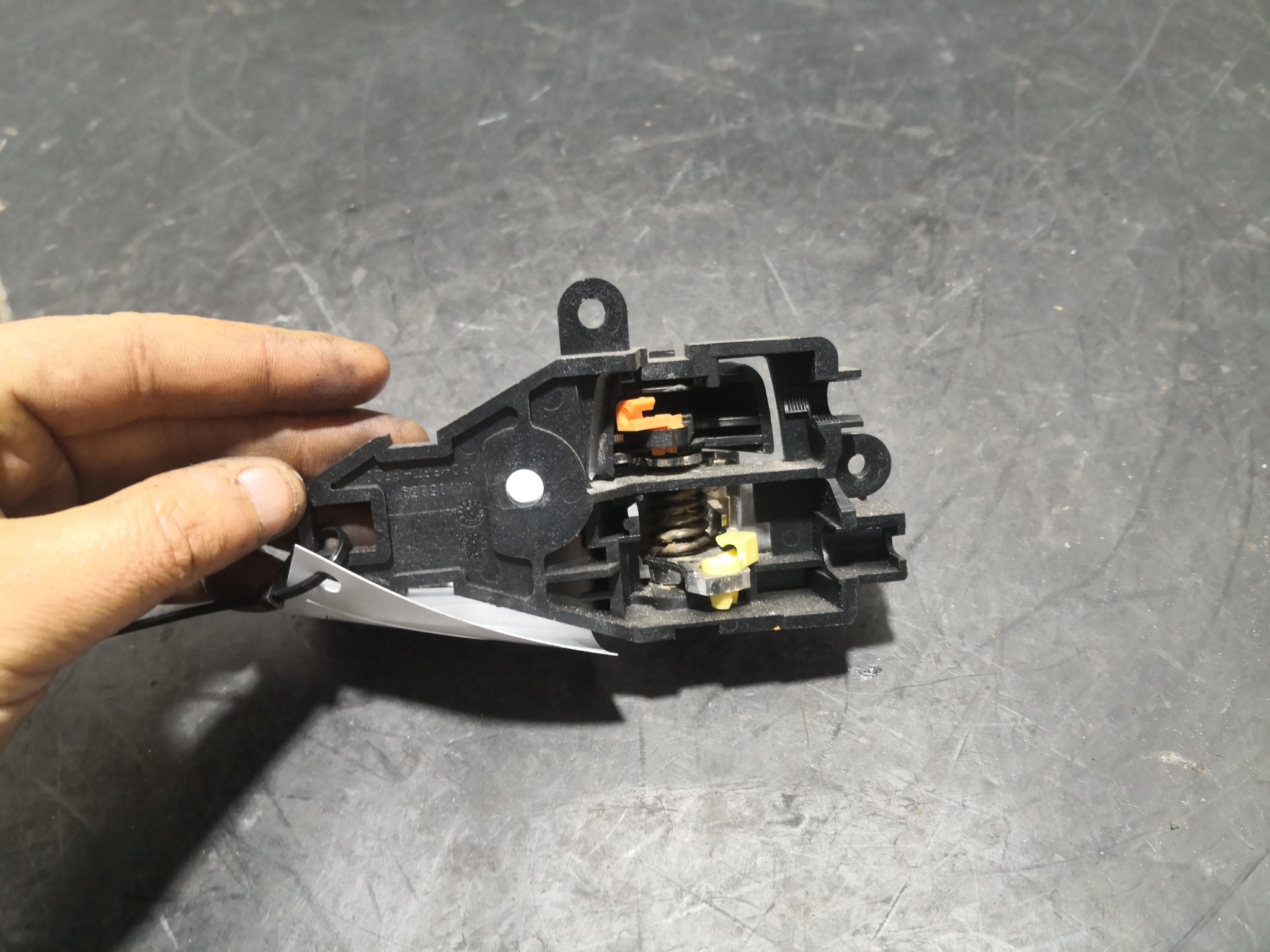 Puxador Interior Frt Esq MITSUBISHI LANCER VIII (CY_A, CZ_A) | 07 -  Imagem-1