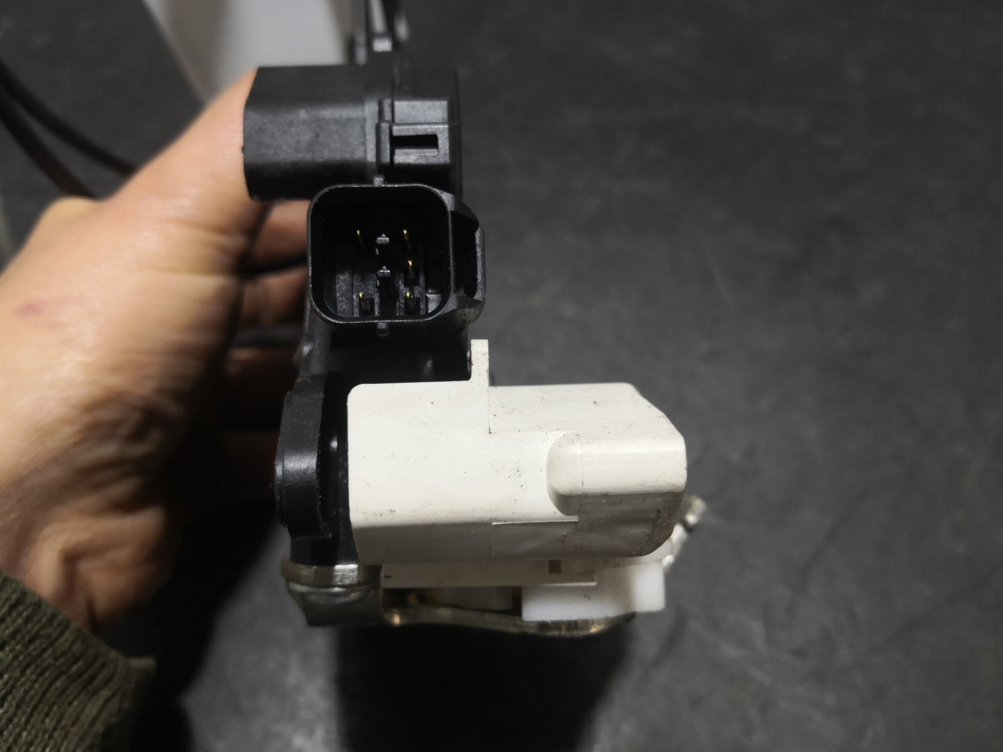 Fecho da Porta Frente Esq MITSUBISHI LANCER VIII (CY_A, CZ_A) | 07 -  Imagem-1