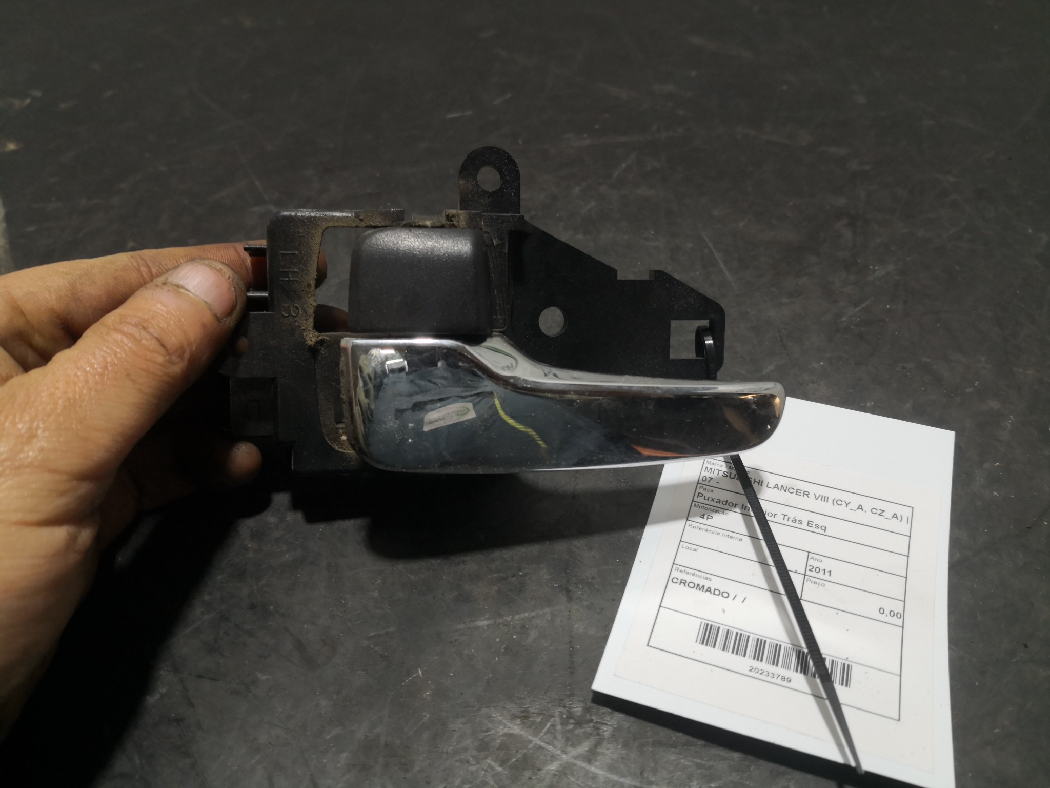 Puxador Interior Trás Esq MITSUBISHI LANCER VIII (CY_A, CZ_A) | 07 -  Imagem-1