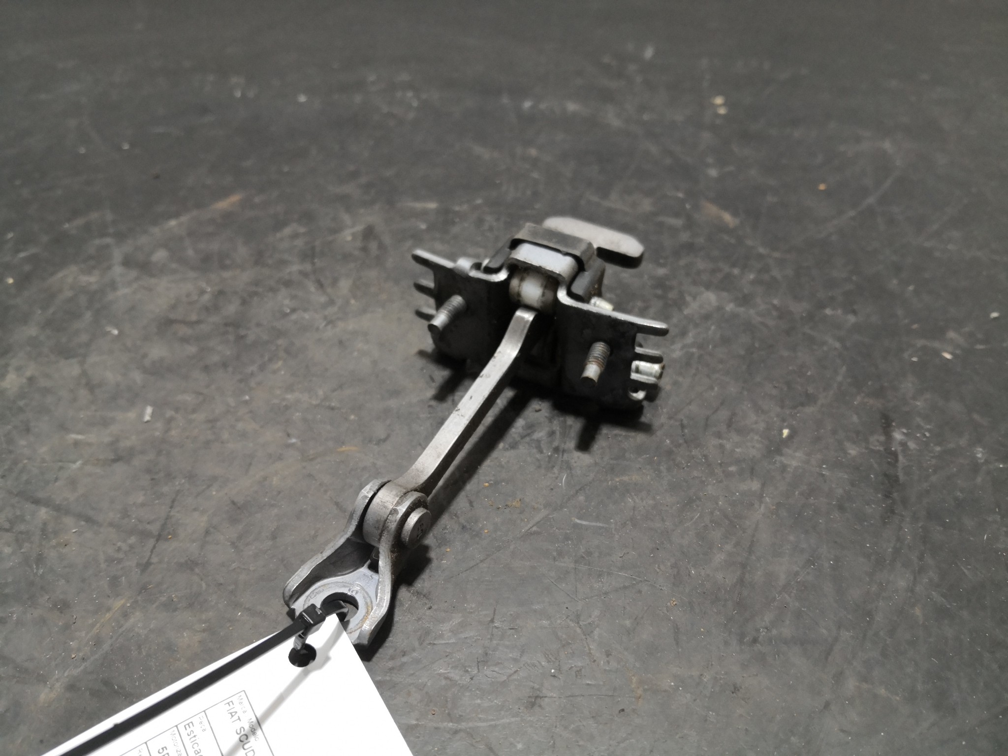 Esticador Porta Frente Esq FIAT - ID S_93919