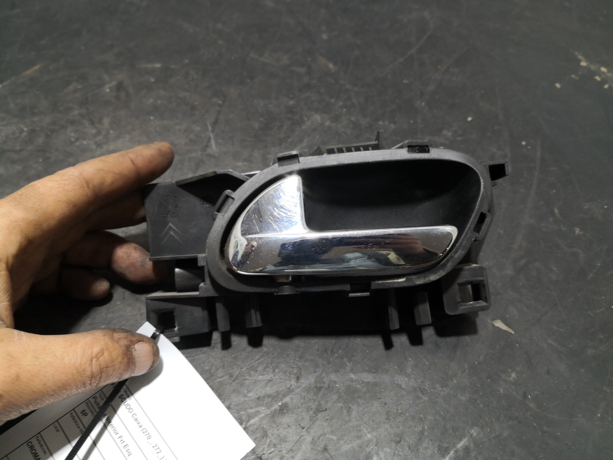 Puxador Interior Frt Esq FIAT - ID S_93942