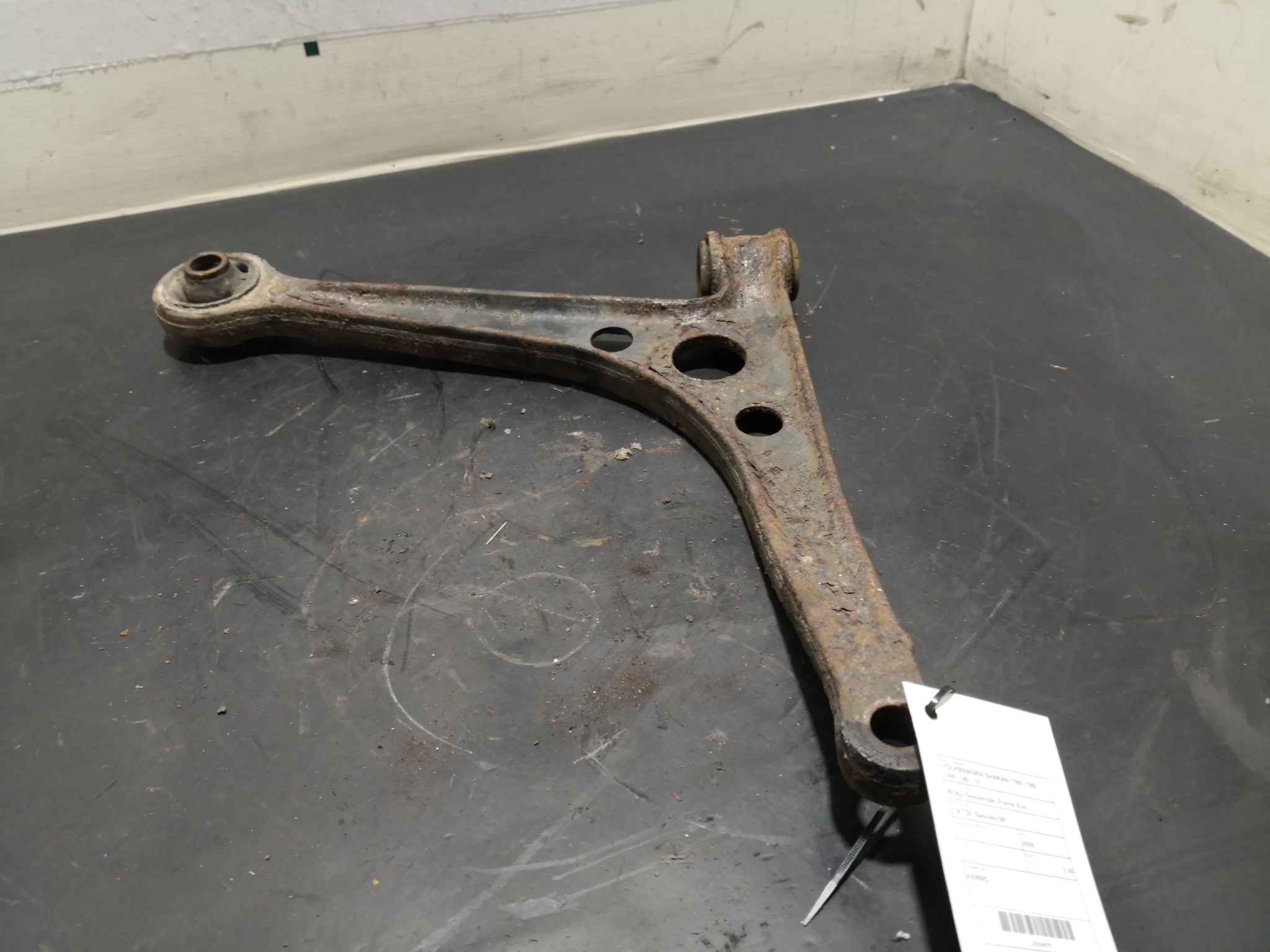 Braço Suspensão Frente Esq VOLKSWAGEN - ID S_94074