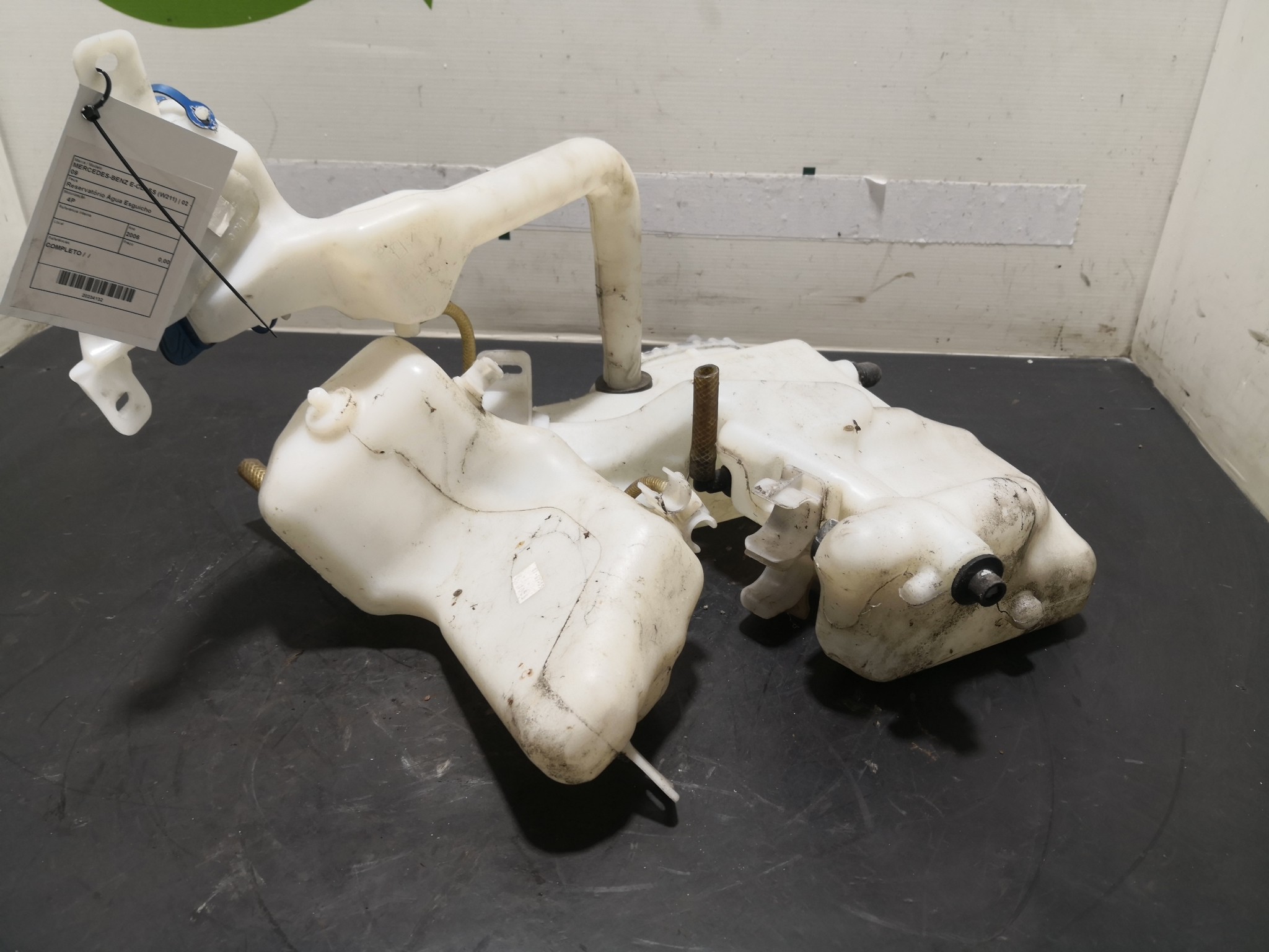 Reservatório Água Esguicho MERCEDES-BENZ - ID S_94131