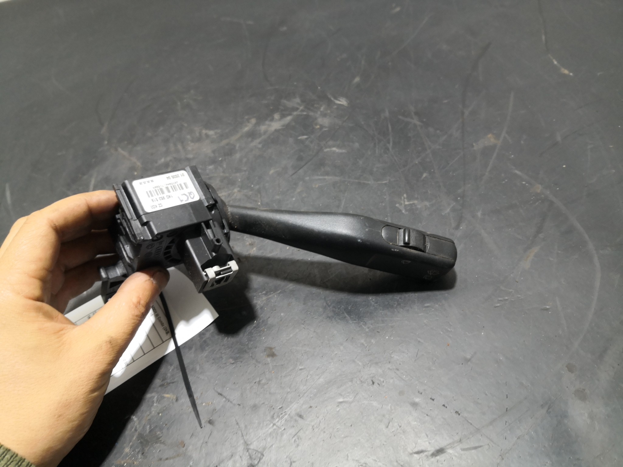 Manipulo de Escovas VOLKSWAGEN CADDY III Combi (2KB, 2KJ, 2CB, 2CJ) | 04 - 15 Imagem-1