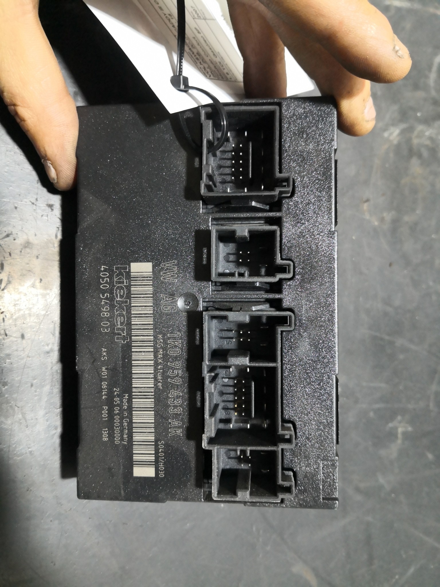 Modulo Confort VOLKSWAGEN CADDY III Combi (2KB, 2KJ, 2CB, 2CJ) | 04 - 15 Imagem-1