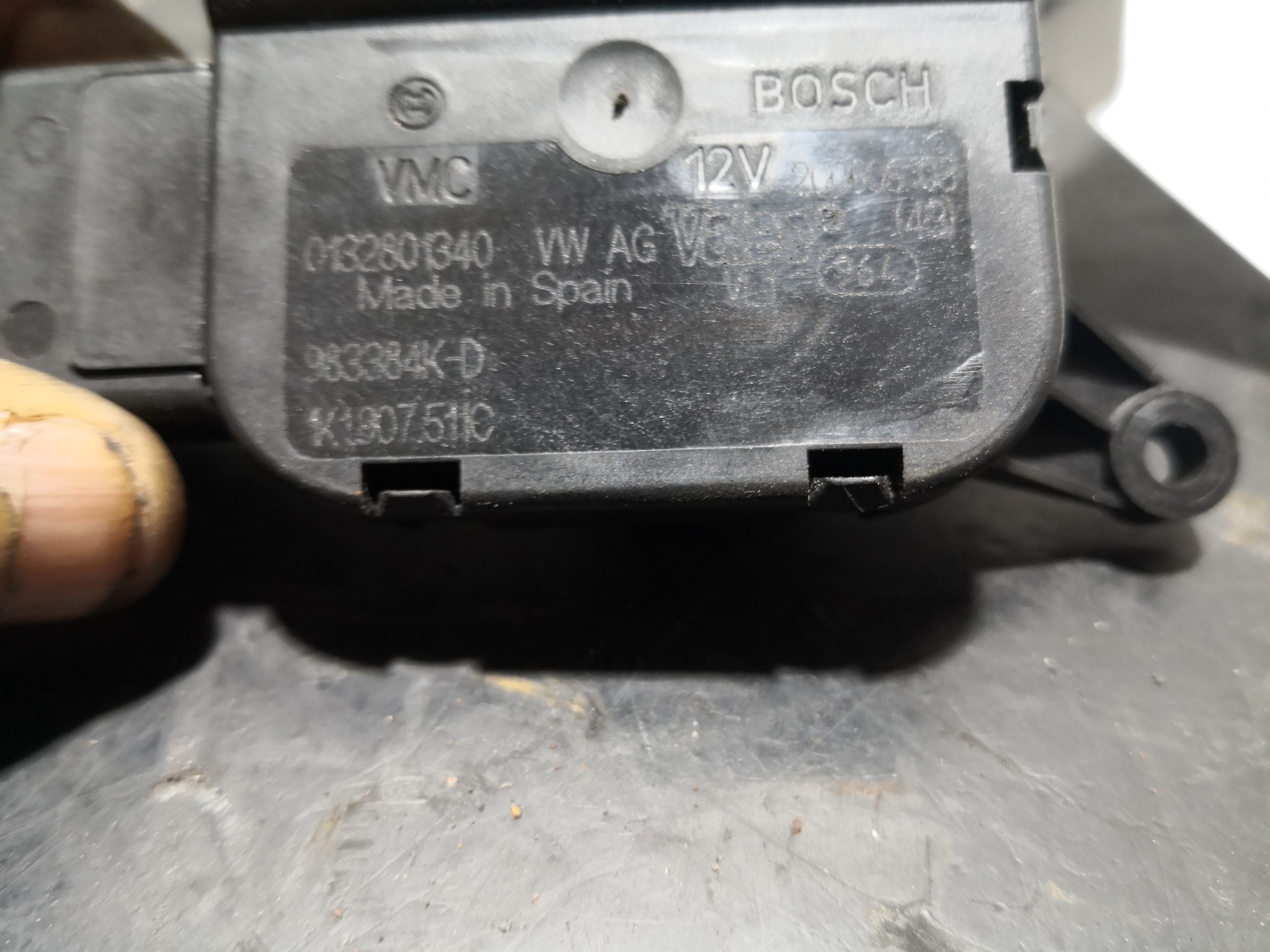 Motor de Comporta VOLKSWAGEN CADDY III Combi (2KB, 2KJ, 2CB, 2CJ) | 04 - 15 Imagem-2