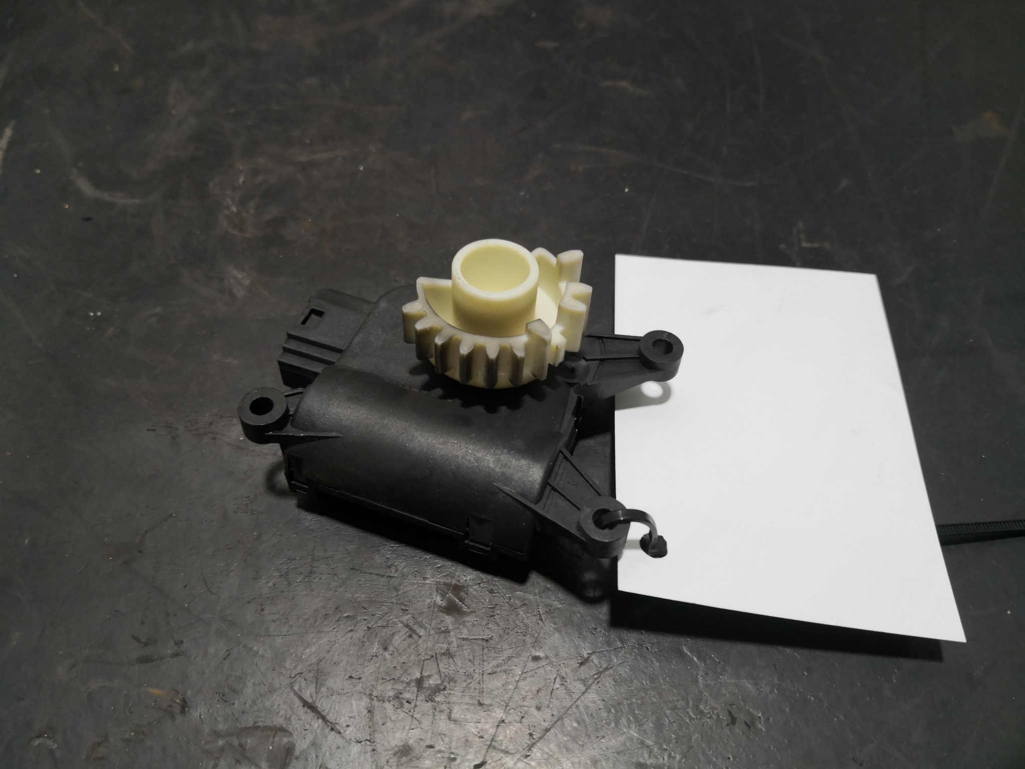 Motor de Comporta VOLKSWAGEN CADDY III Combi (2KB, 2KJ, 2CB, 2CJ) | 04 - 15 Imagem-3