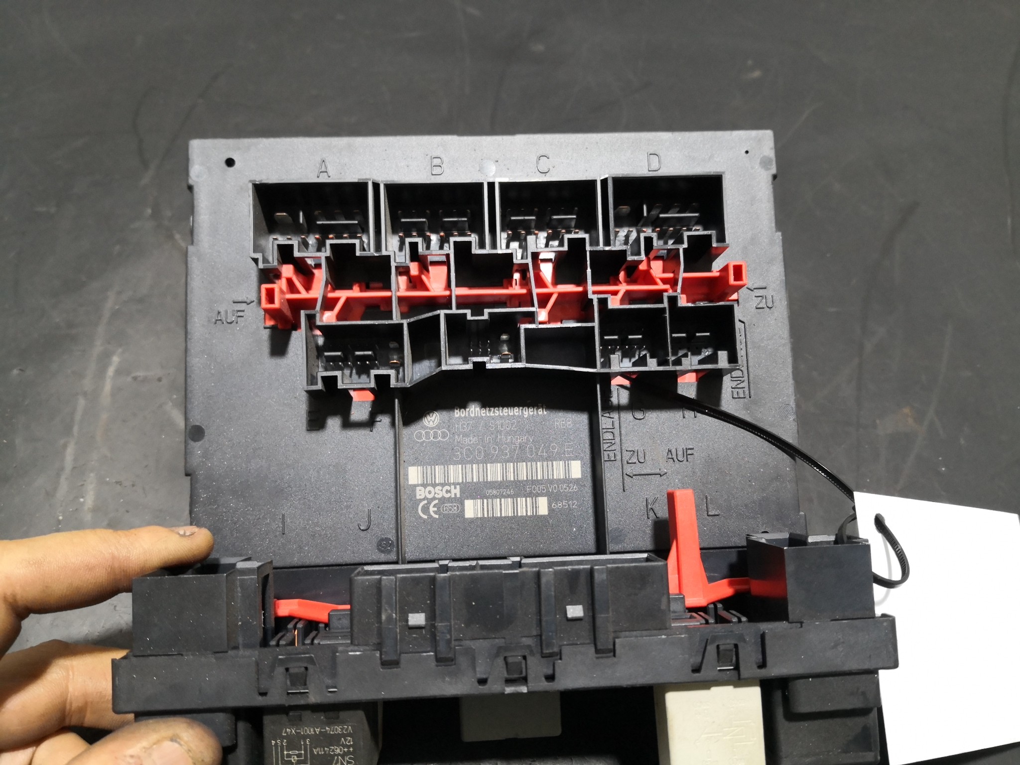 BSI VOLKSWAGEN CADDY III Combi (2KB, 2KJ, 2CB, 2CJ) | 04 - 15 Imagem-1