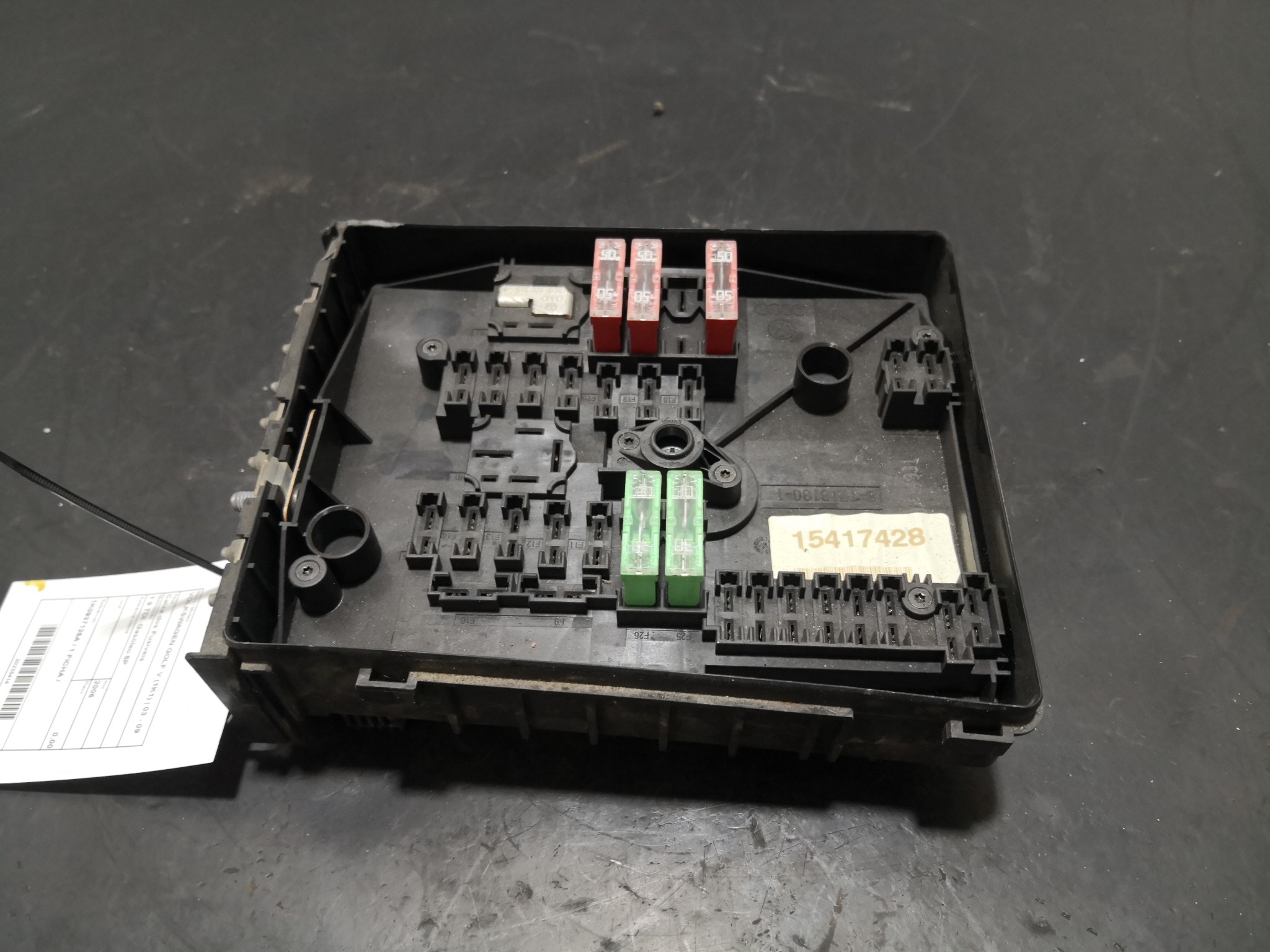 Caixa dos Fusíveis VOLKSWAGEN - ID S_95413