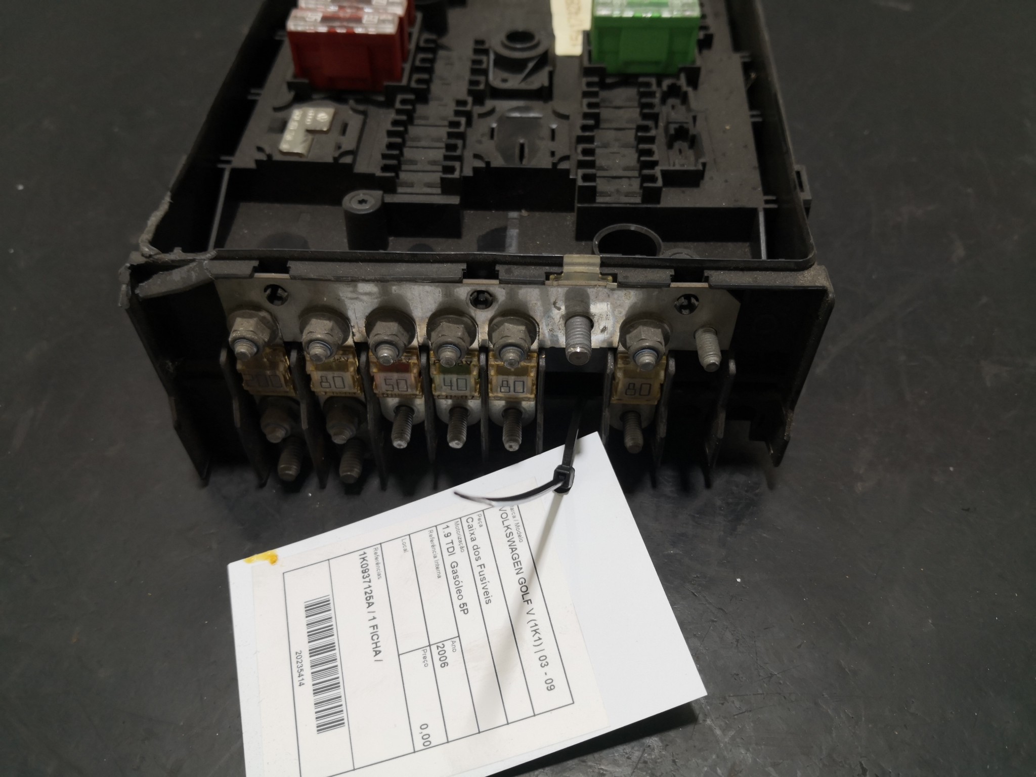 Caixa dos Fusíveis VOLKSWAGEN GOLF V (1K1) | 03 - 09 Imagem-1