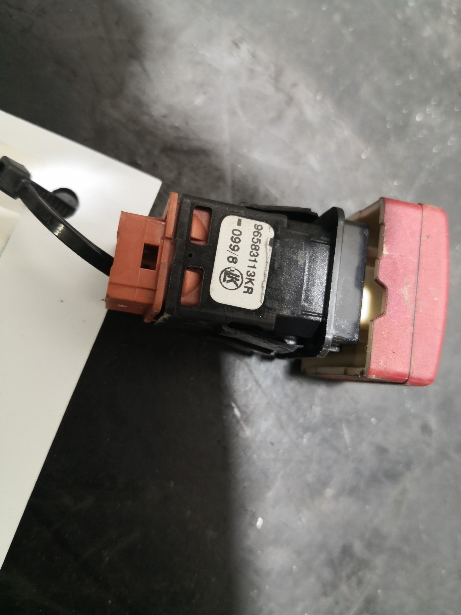 Botão 4 Piscas PEUGEOT - ID S_95443