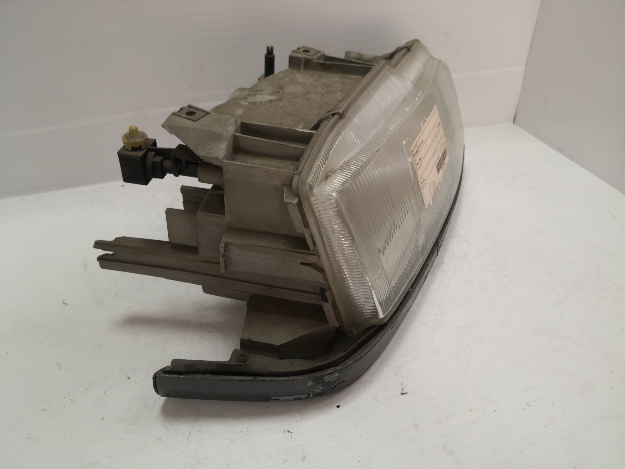 Ótica Dto RENAULT 21 três volumes (L48_) | 86 - 97 Imagem-1