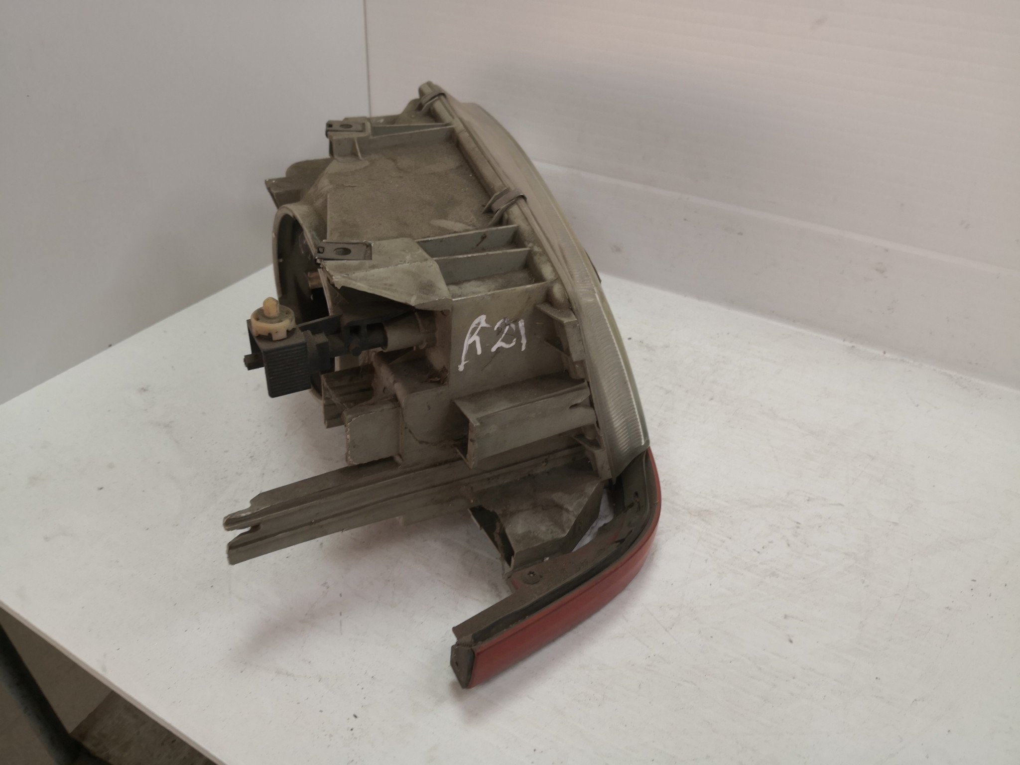 Ótica Dto RENAULT 21 três volumes (L48_) | 86 - 97 Imagem-3