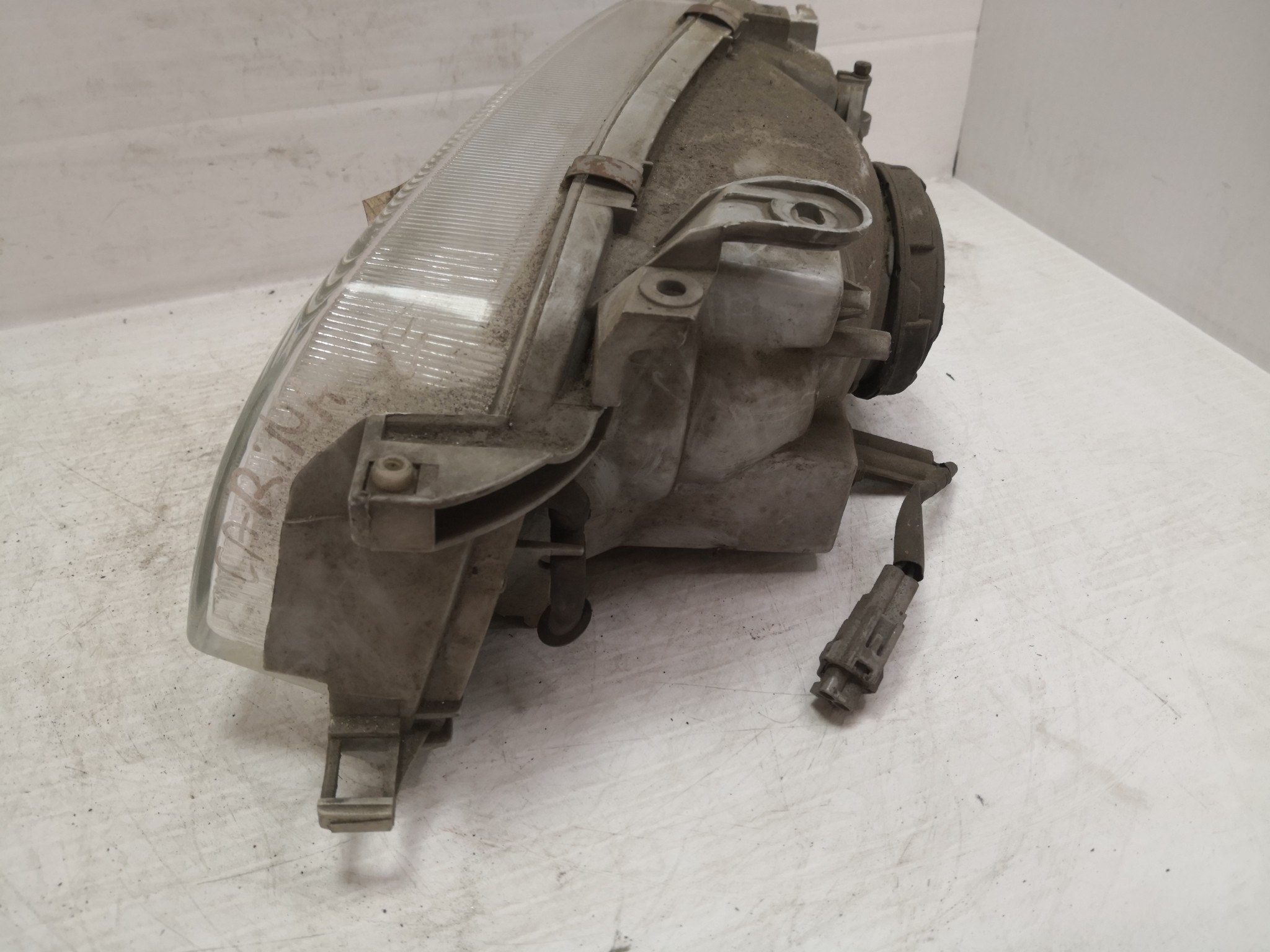 Ótica Dto TOYOTA CARINA E três volumes (_T19_) | 92 - 97 Imagem-3