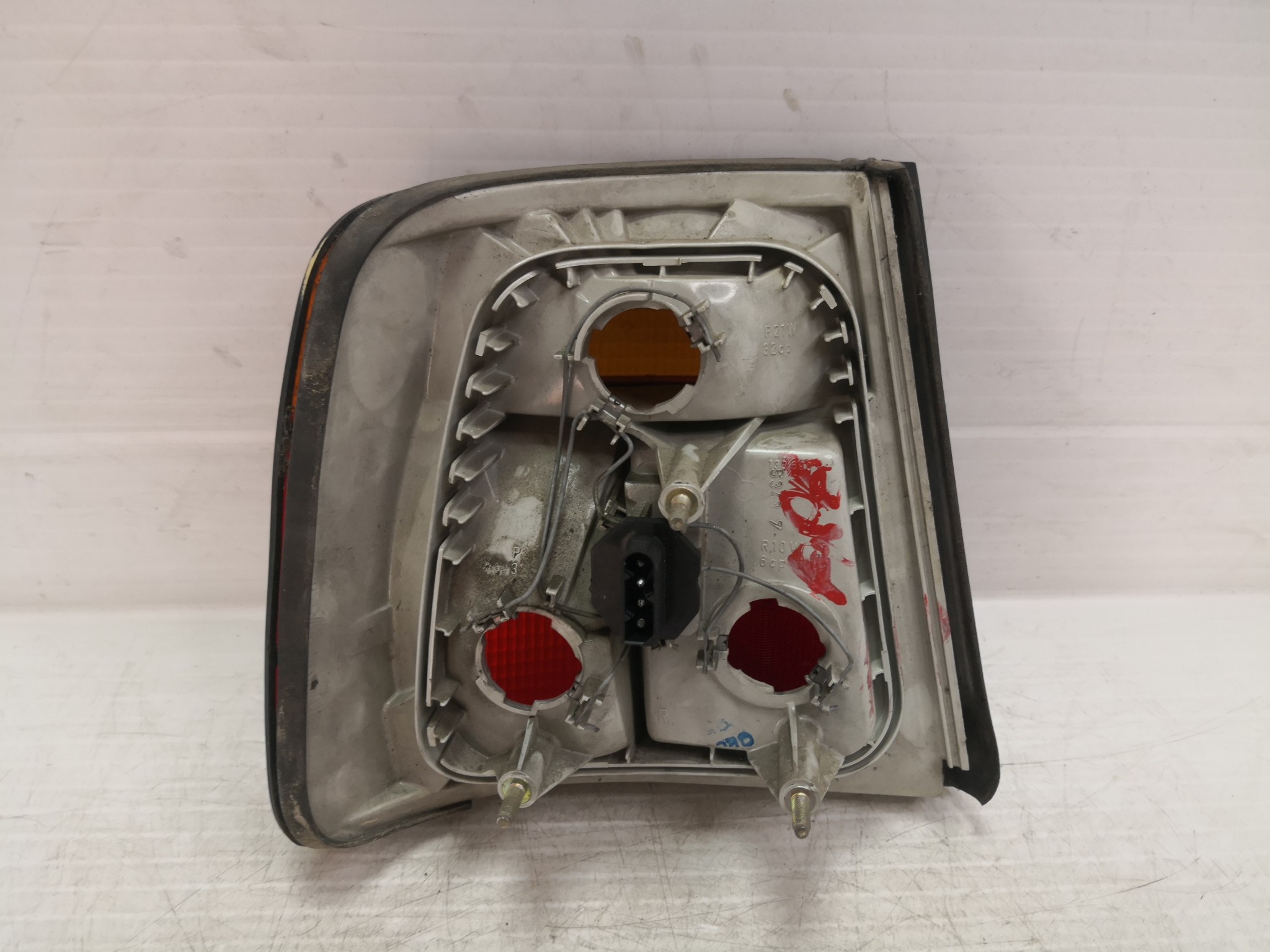 Farolim Stop Dto BMW 5 (E34) | 87 - 95 Imagem-3