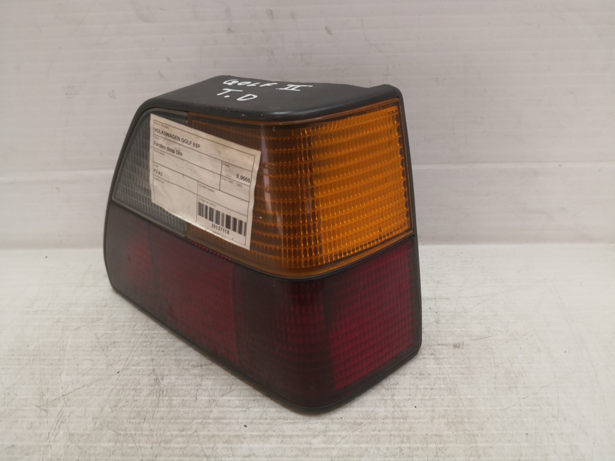 Farolim Stop Dto VOLKSWAGEN GOLF II (19E, 1G1) | 83 - 92 Imagem-1