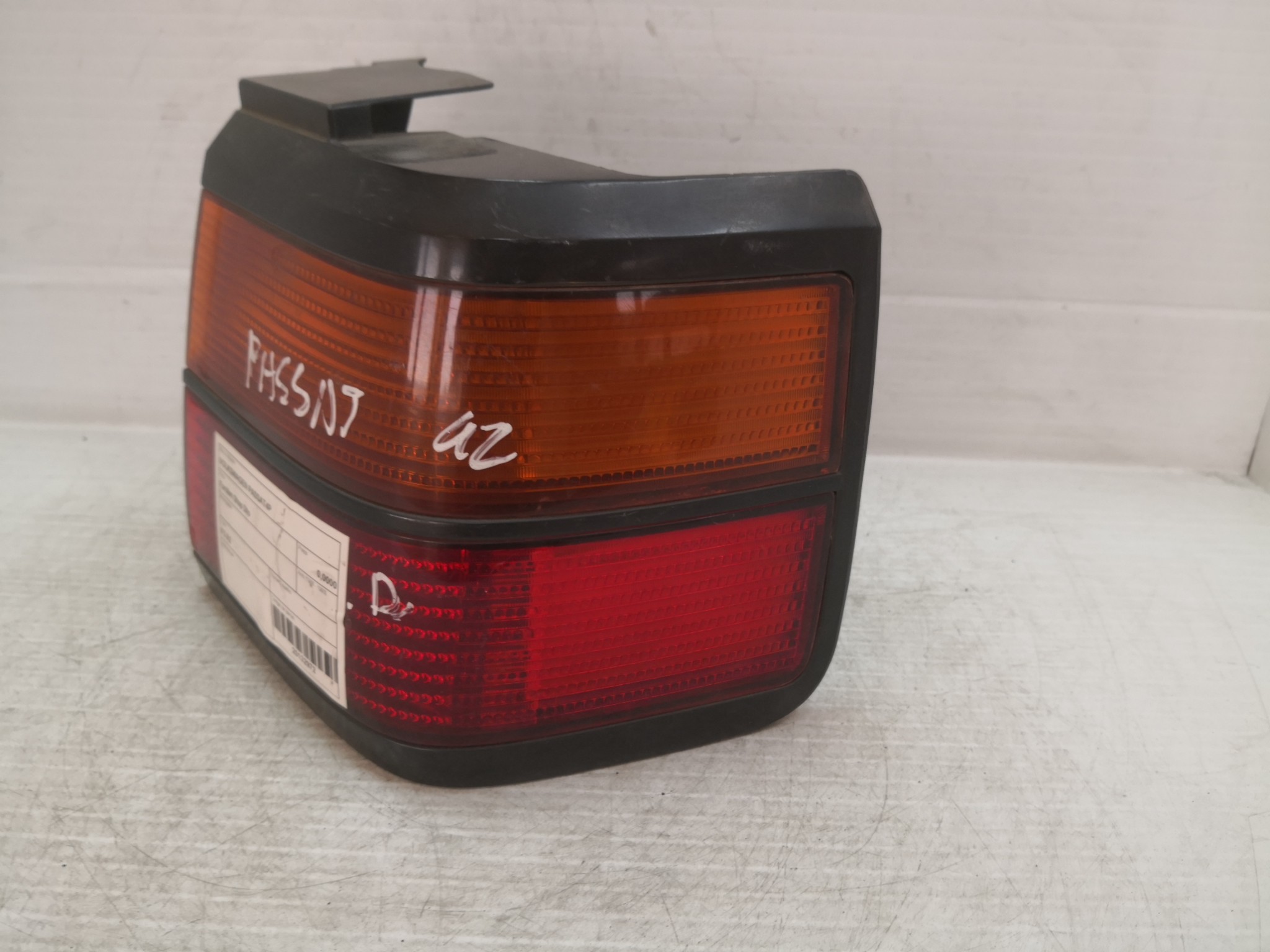 Farolim Stop Dto VOLKSWAGEN PASSAT (3A2, 35I) | 88 - 97 Imagem-1