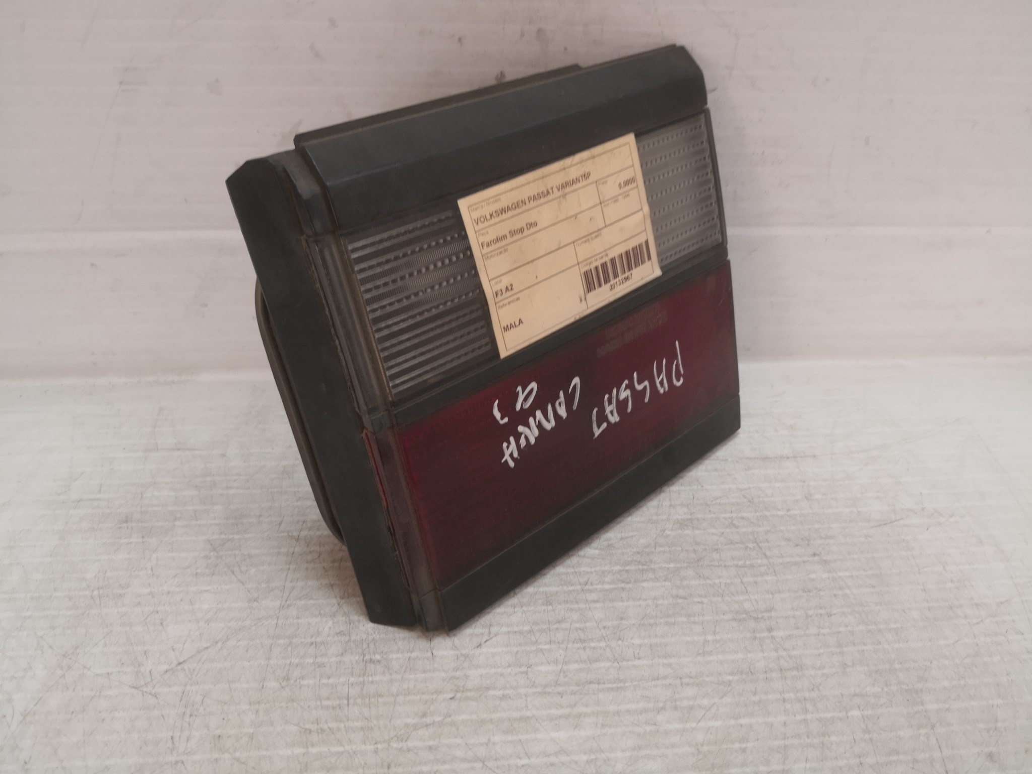 Farolim Stop Dto VOLKSWAGEN PASSAT Variant (3A5, 35I) | 88 - 97 Imagem-1