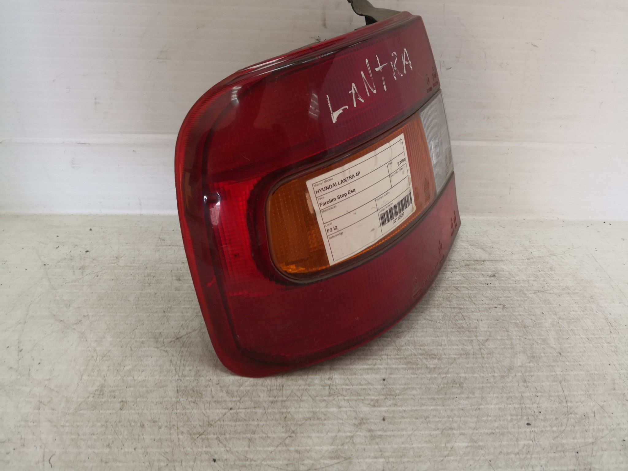 Farolim Stop Esq HYUNDAI ELANTRA I (J-1) | 90 - 95 Imagem-1