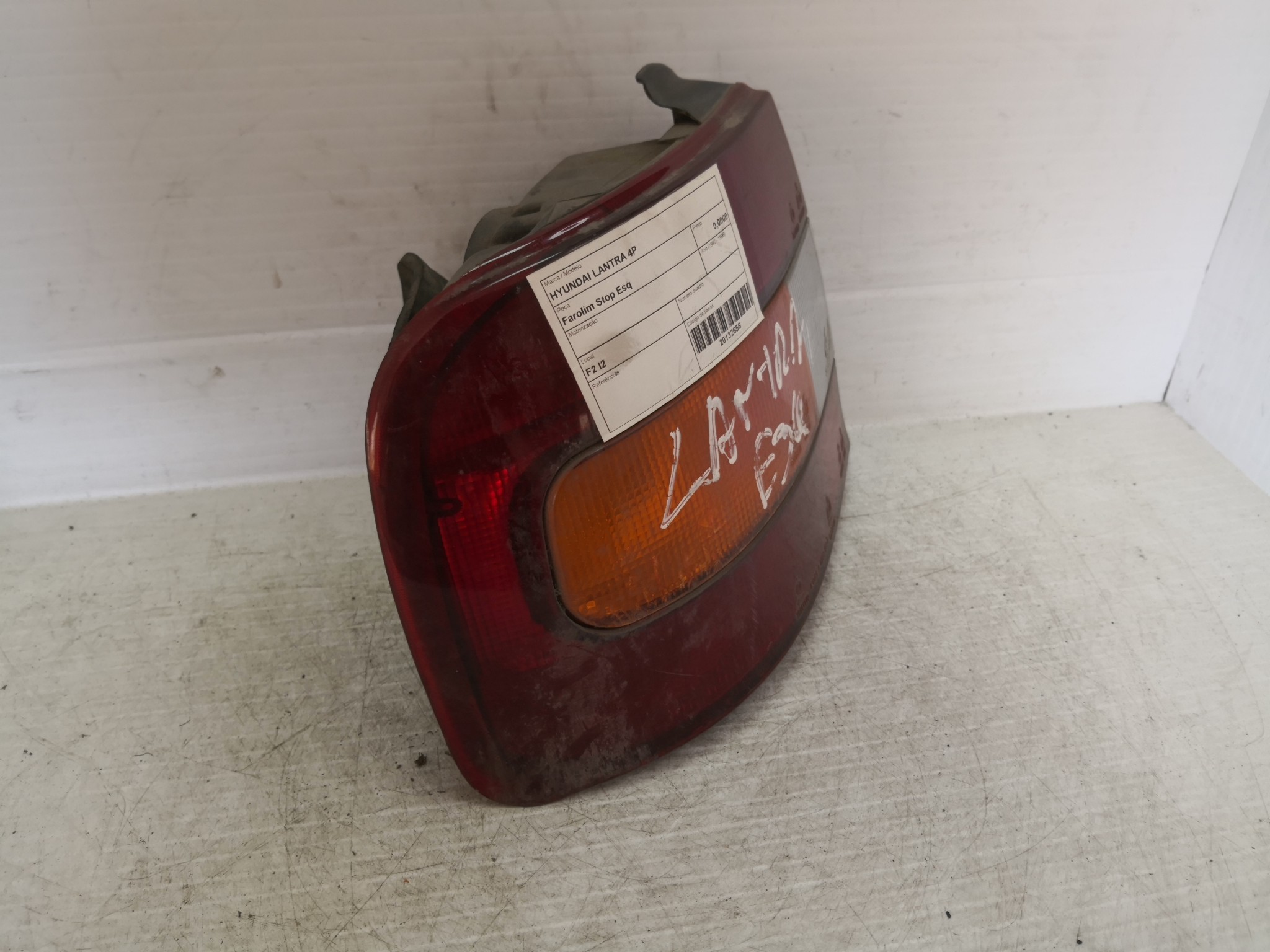 Farolim Stop Esq HYUNDAI ELANTRA I (J-1) | 90 - 95 Imagem-1