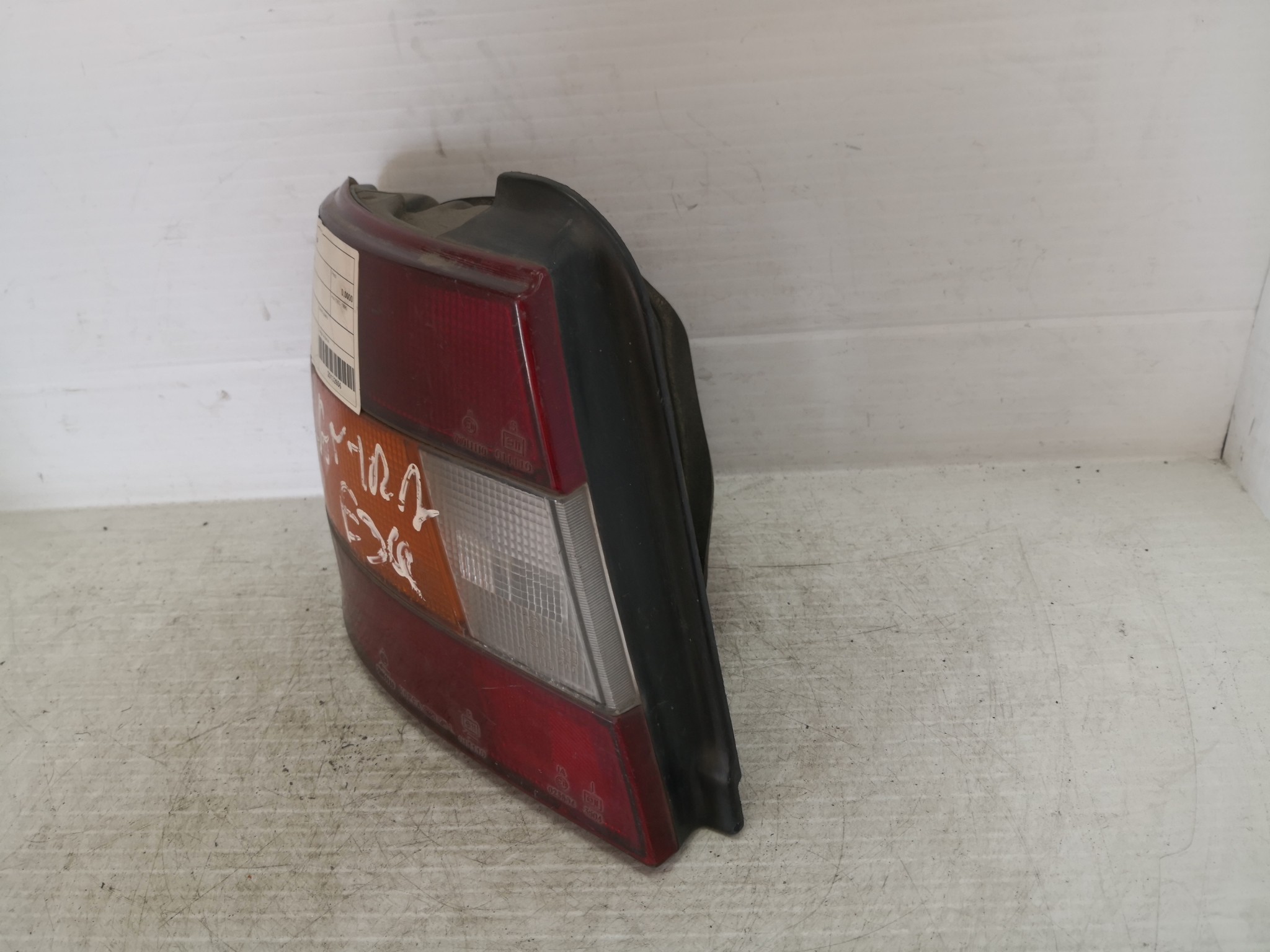 Farolim Stop Esq HYUNDAI ELANTRA I (J-1) | 90 - 95 Imagem-2