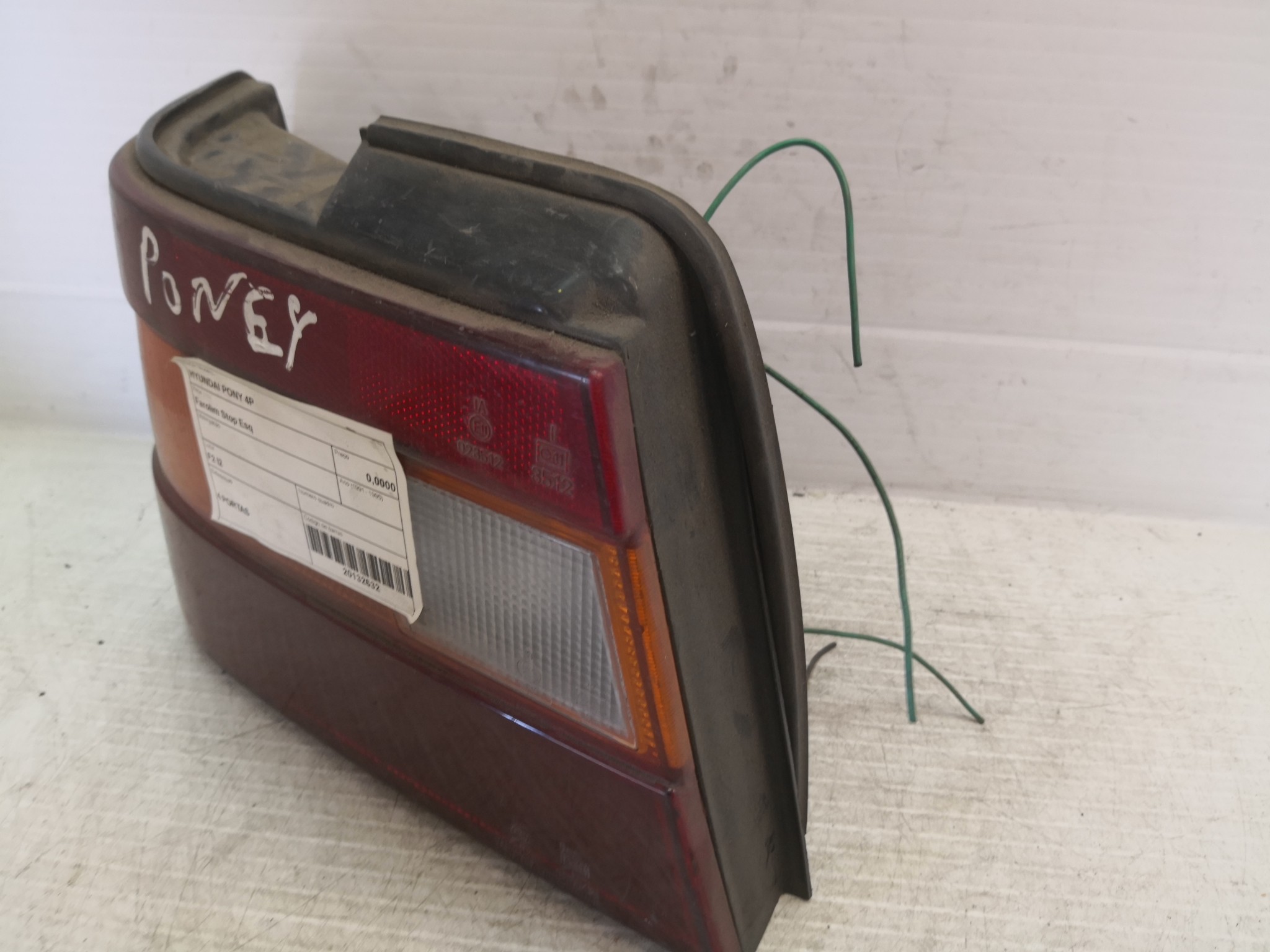 Farolim Stop Esq HYUNDAI EXCEL três volumes (X-2) | 89 - 95 Imagem-2